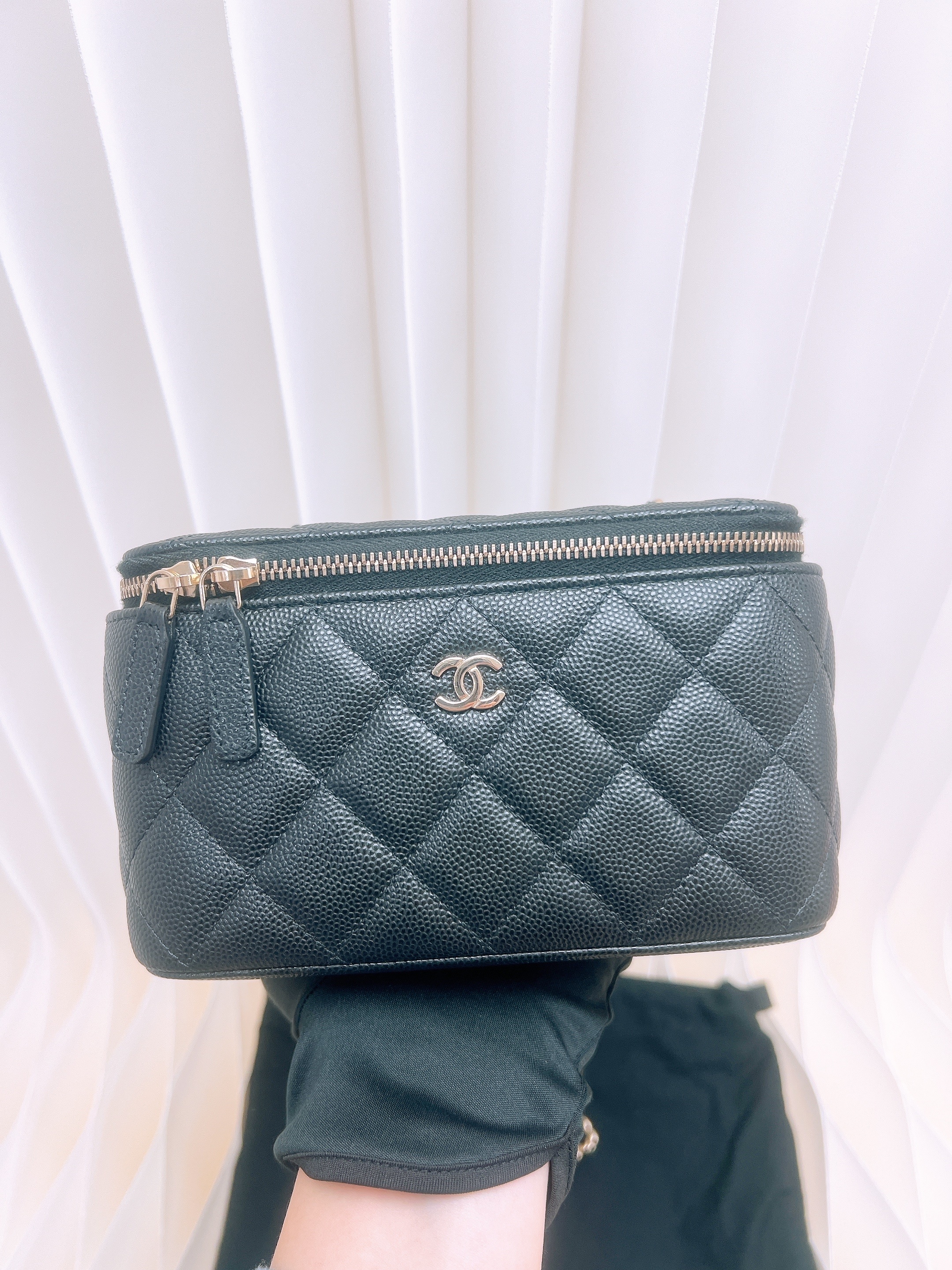 Chanel vanity (black caviar GHW 3184x)