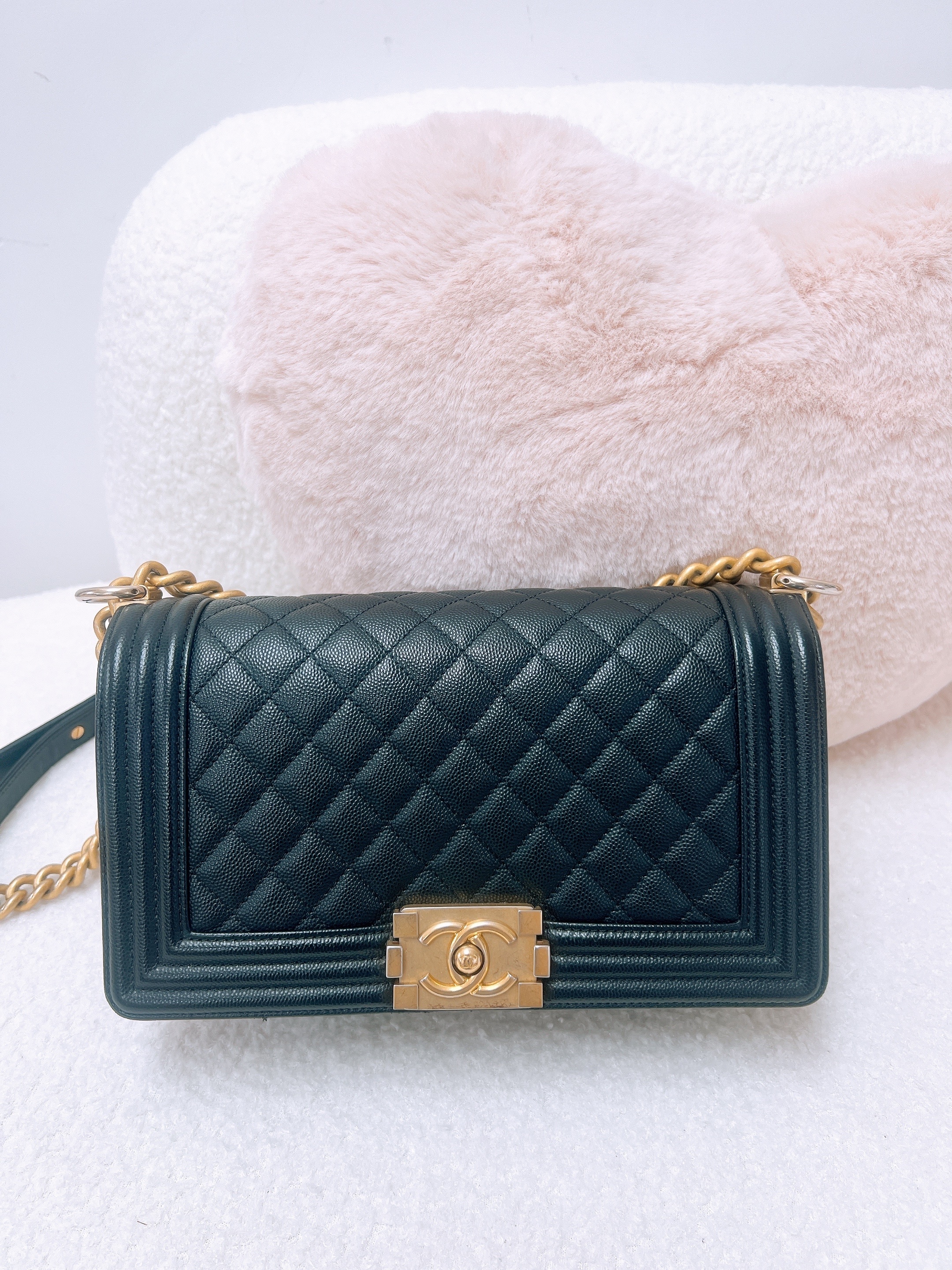 Chanel boy 25 medium (black caviar GHW 25x)