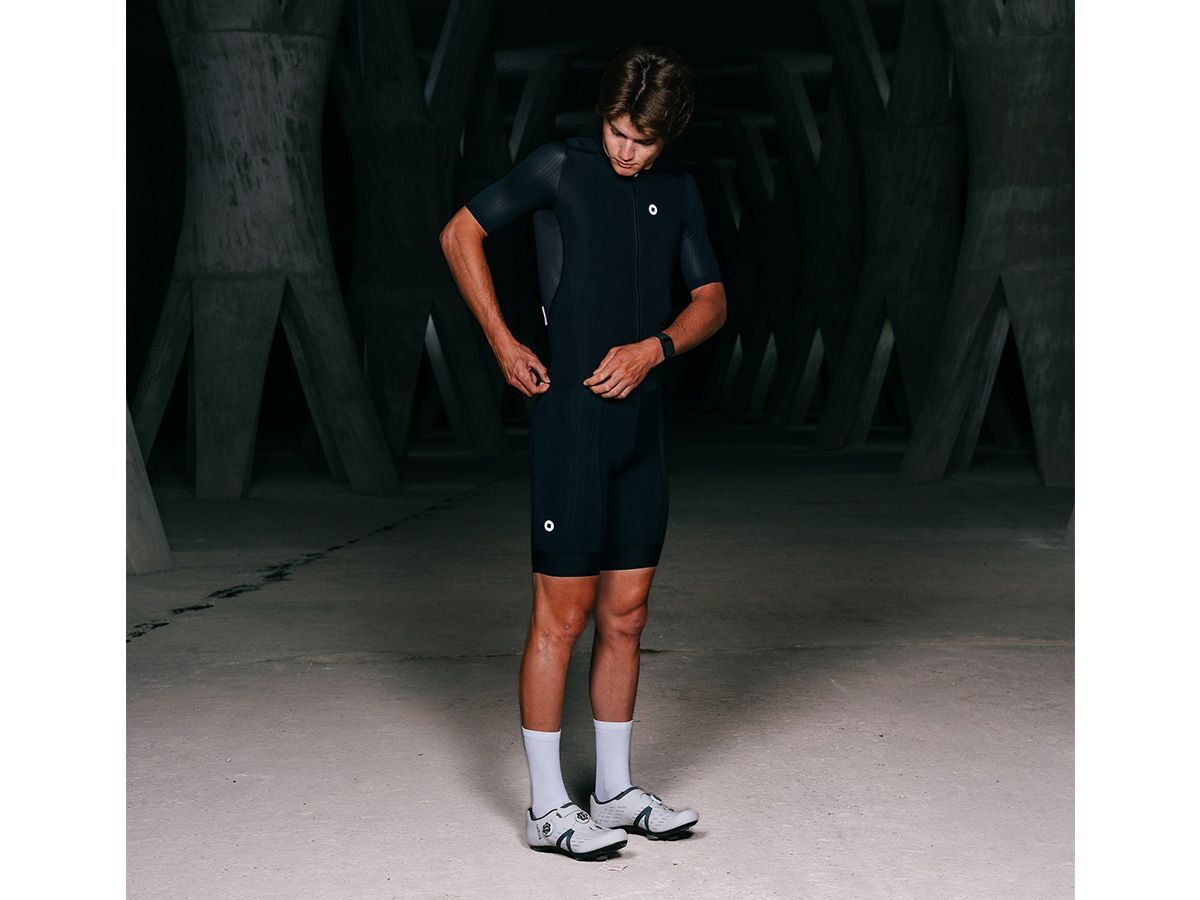 The Service Course Men's Engineered Short Sleeve Jersey 男款短袖車衣 - 黑色