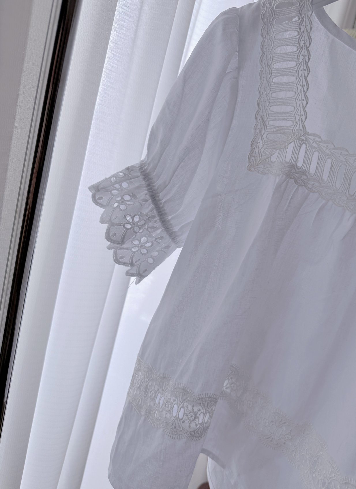 *PREMIUM DESIGNER BRAND* THE EMBROIDERED TENCEL LINEN BLEND TOP 260524