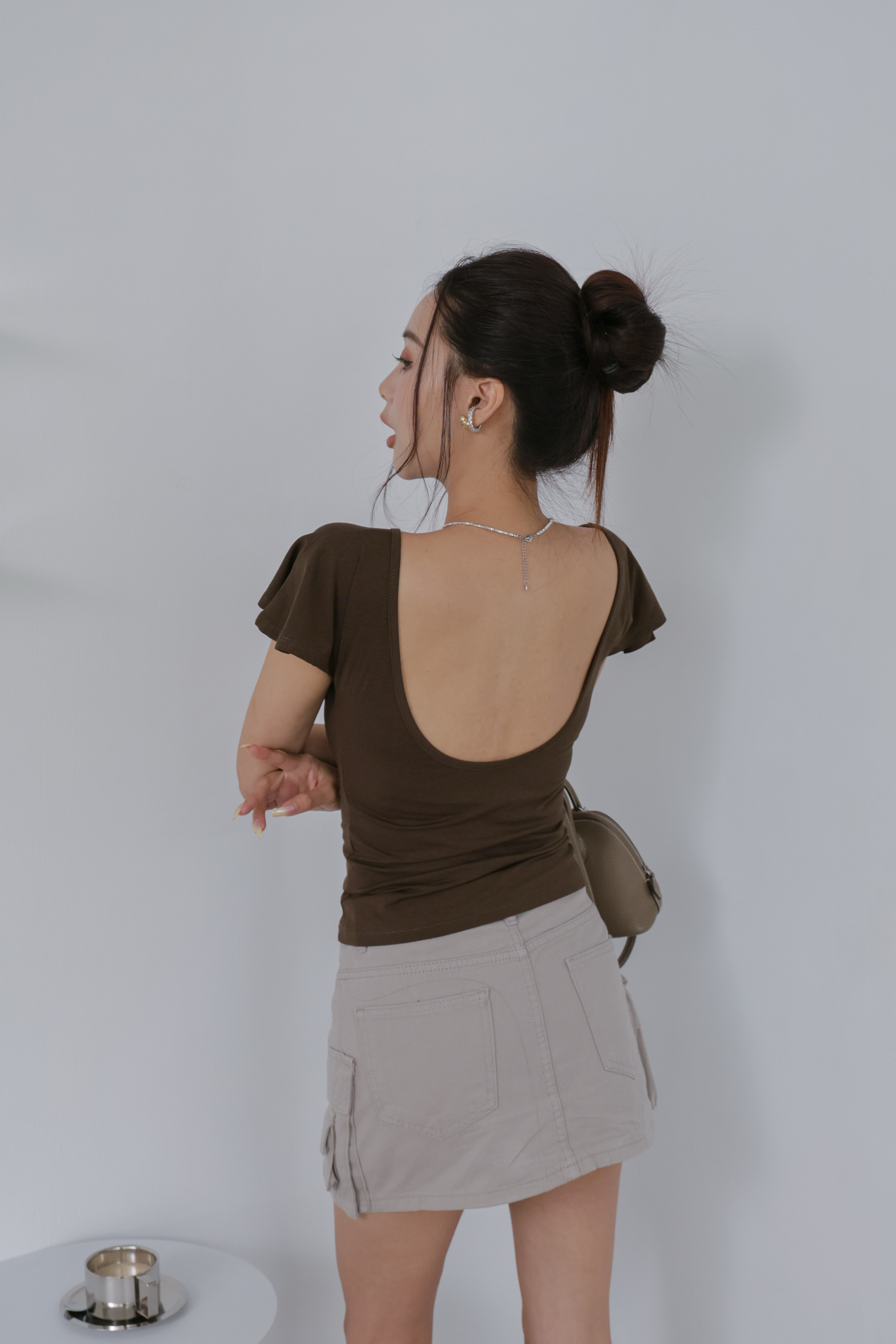 美背U領短T Q28