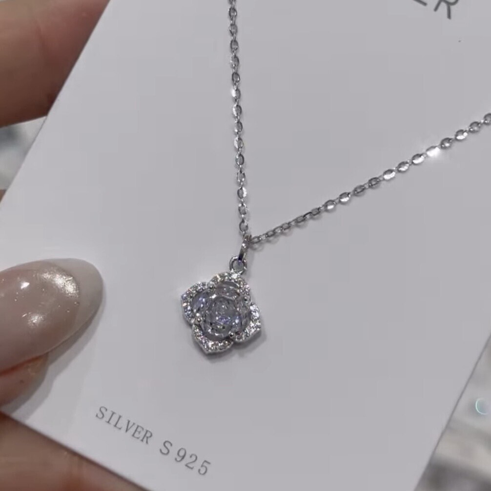 AB19【輕奢】梅花切四葉草純銀鎖骨鏈