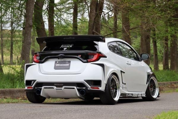 GARAGE VARY 後葉子板輪拱 TOYOTA GR YARIS 2021-