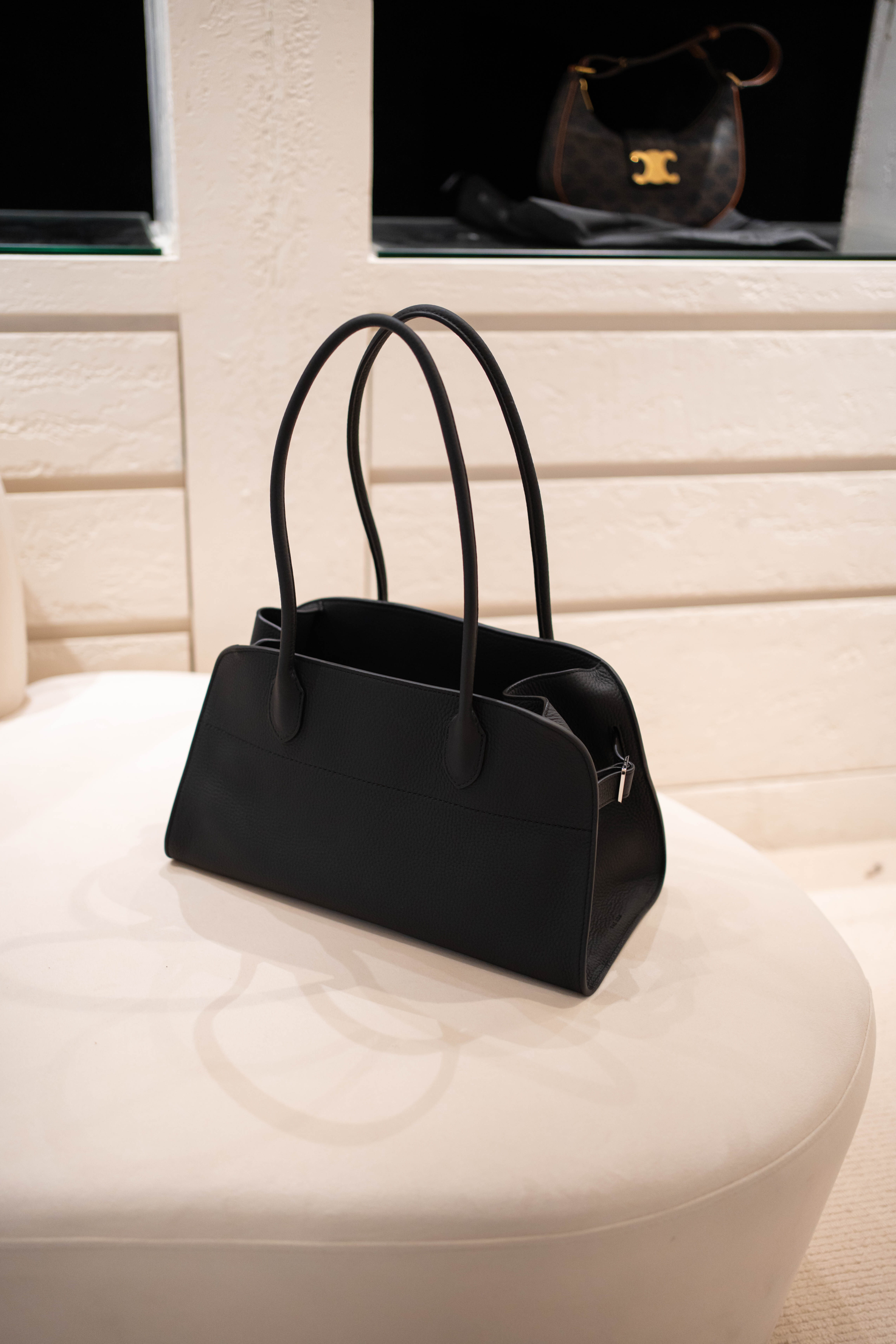 The Row Margaux Shoulder 12 Bag 黑色