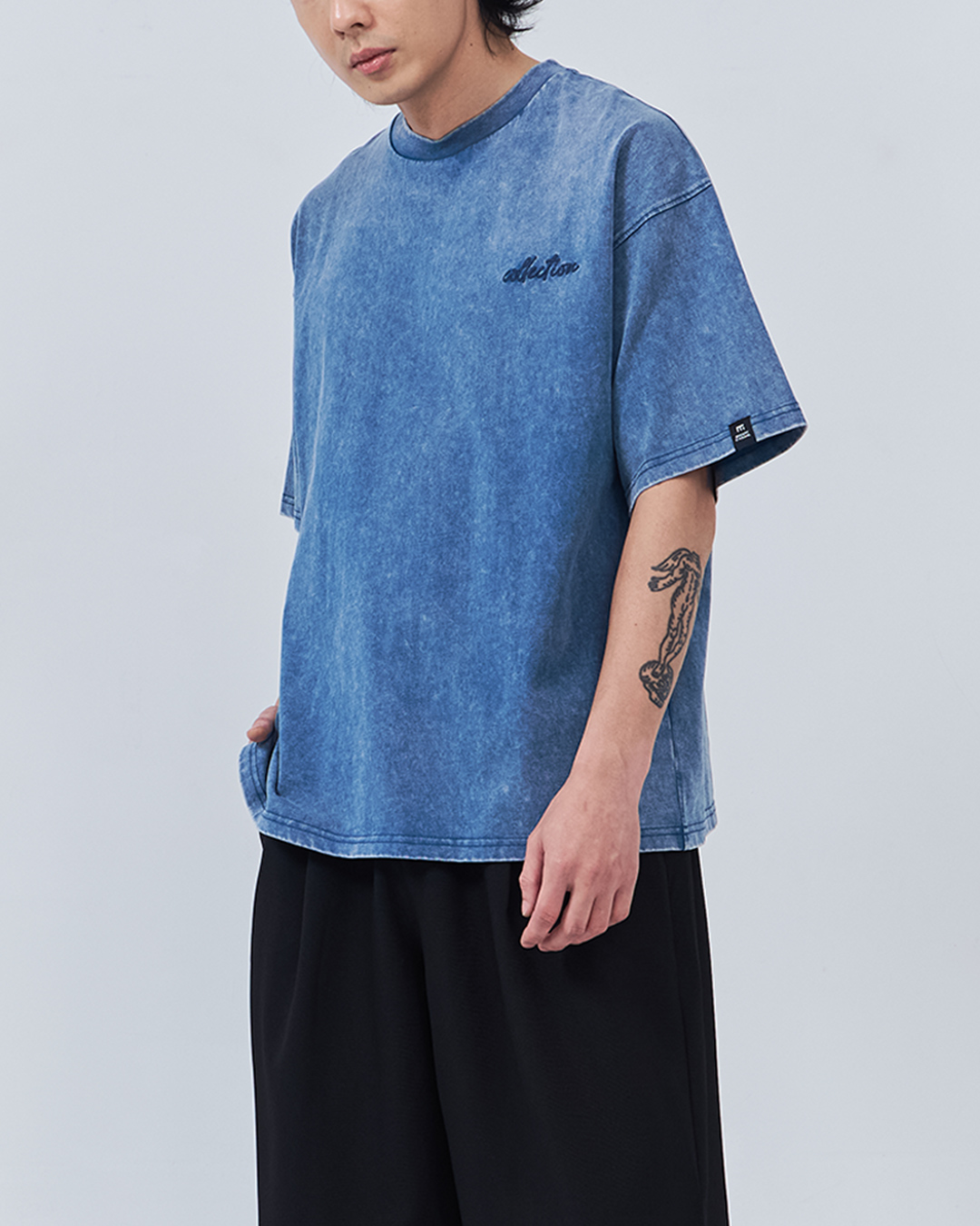 Men's Distressed Design Embroidered Short-Sleeve Top - Blue S/M/L/XL【01190355】in stock+pre-order