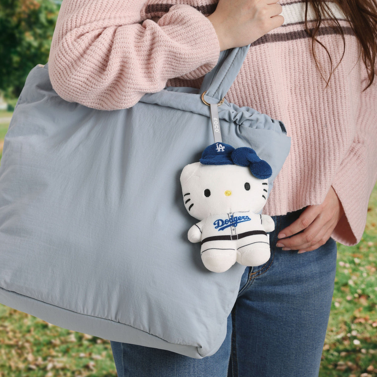 2026SS Hello Kitty x Los Angeles Dodgers Plush Mascot Keychain 聯名 三麗鷗 娃娃 吊飾 鑰匙圈 現貨 KY06MBHKTYLD