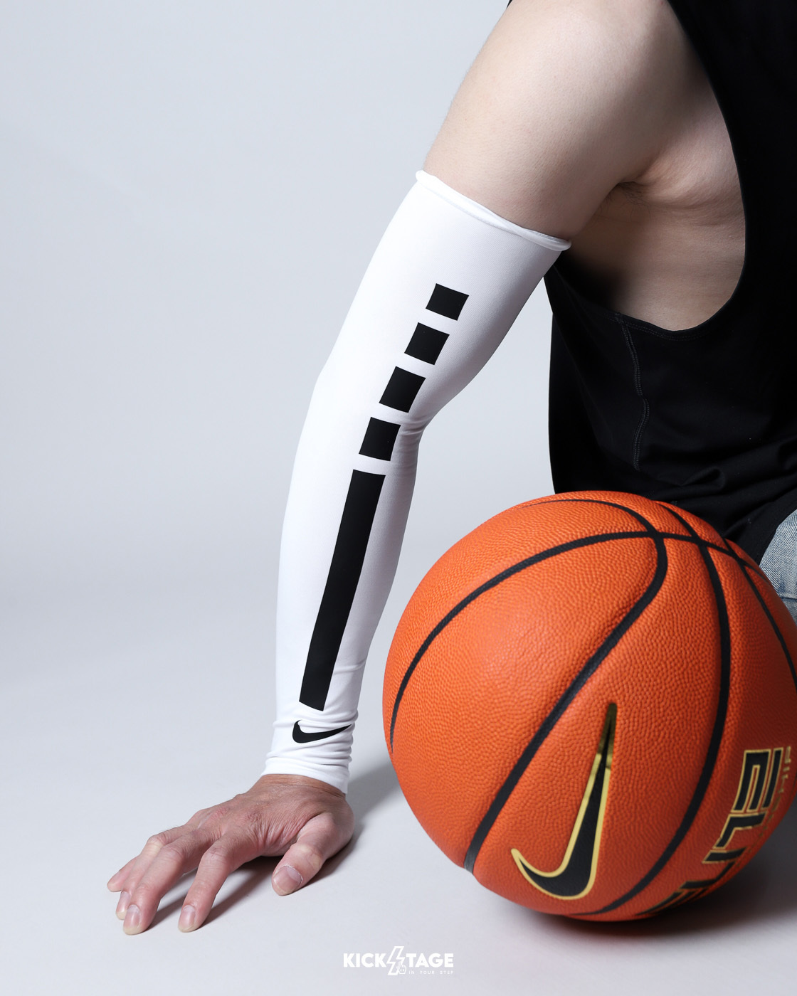 NIKE SHOOTER SLEEVE PRO ELITE 白色 黑色 運動 健身 訓練 籃球 貼身 防曬 抗UV 吸濕排汗 單入裝 臂套2.0【N0003146127/N0003146027】SPG