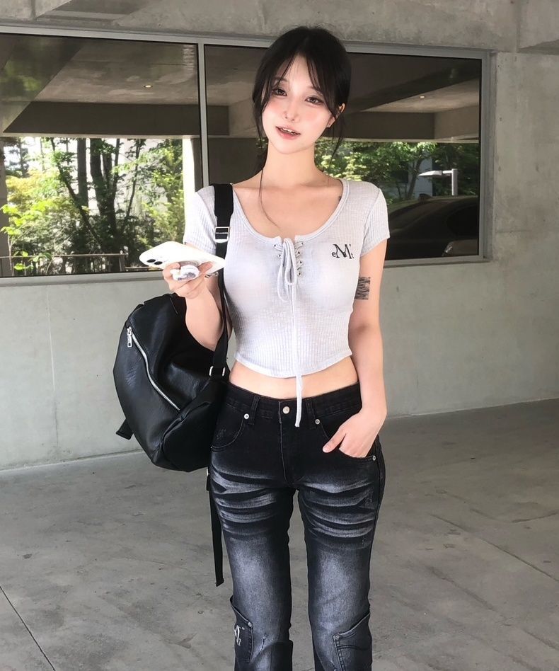 MUCENT 鏤空綁帶捲邊羅紋修身短袖T恤 P0000CGK