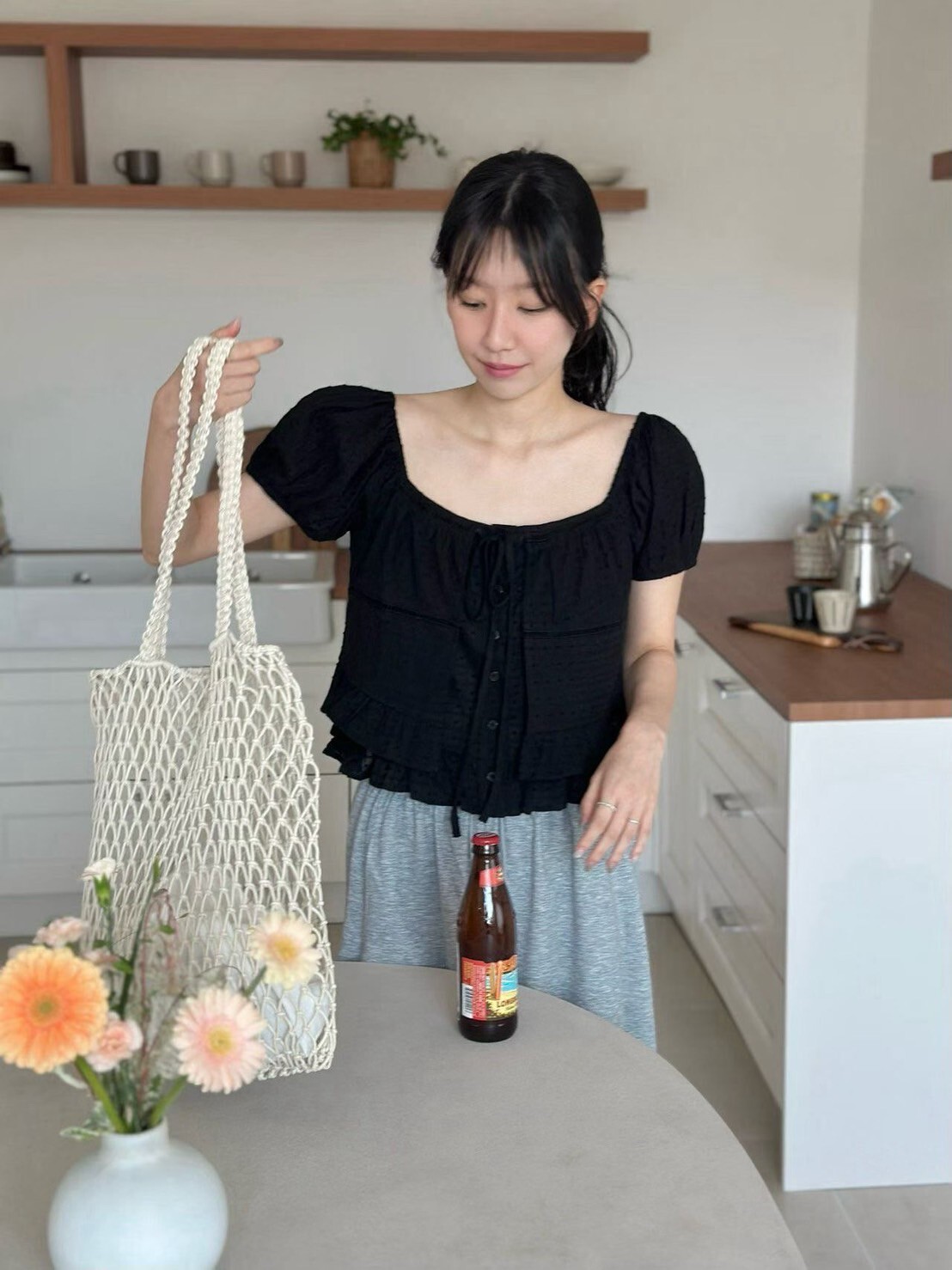 浪漫澎澎袖方領綁帶蕾絲罩衫上衣 / 2色