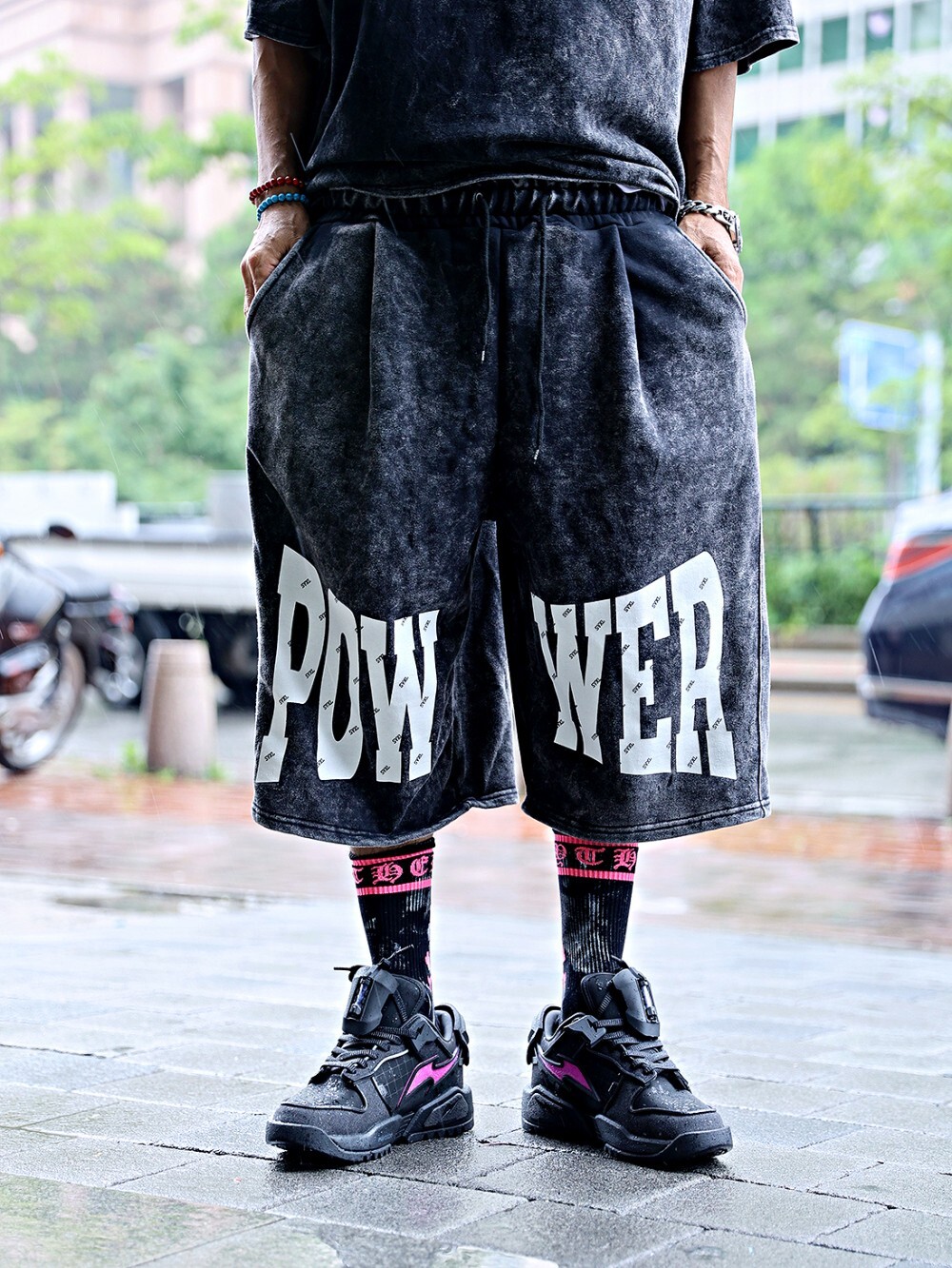 水洗亮面百慕達短褲
