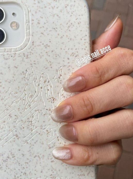唔知出左幾多副出去🤣🤣🤣感謝客人選購我地 lapis.nail.acce 嘅甲甲💕💕 〰️尼款為《大熱長青款式》 〰️由香檳金💛色所製成 〰️有簡單而隆重嘅配色 但係出溫柔 又 溫暖 嘅個性 〰️有種木質沈穩嘅感覺 🪵 〰️日常簡單嘅配搭 或者 宴會 配上 「貓眼石」 系列 嘅 The cat’s Eyes (5) [a-0000004e] 已經可以令你啲衣着打扮 簡單又隆重喔💕💕💕  名稱 ：The cat’s Eyes (5) [a-0000004e] 尺碼 :  XS/ S/ M 甲型 : 短圓    產品直接鏈結：  https://lapisnailacce.shoplineapp.com/products/the-cats-eyes-5-a-0000004e    Lapis Blog 直接鏈結：https://lapisnailacce.shoplineapp.com/blog/posts/delivery-hot-pick-items-29