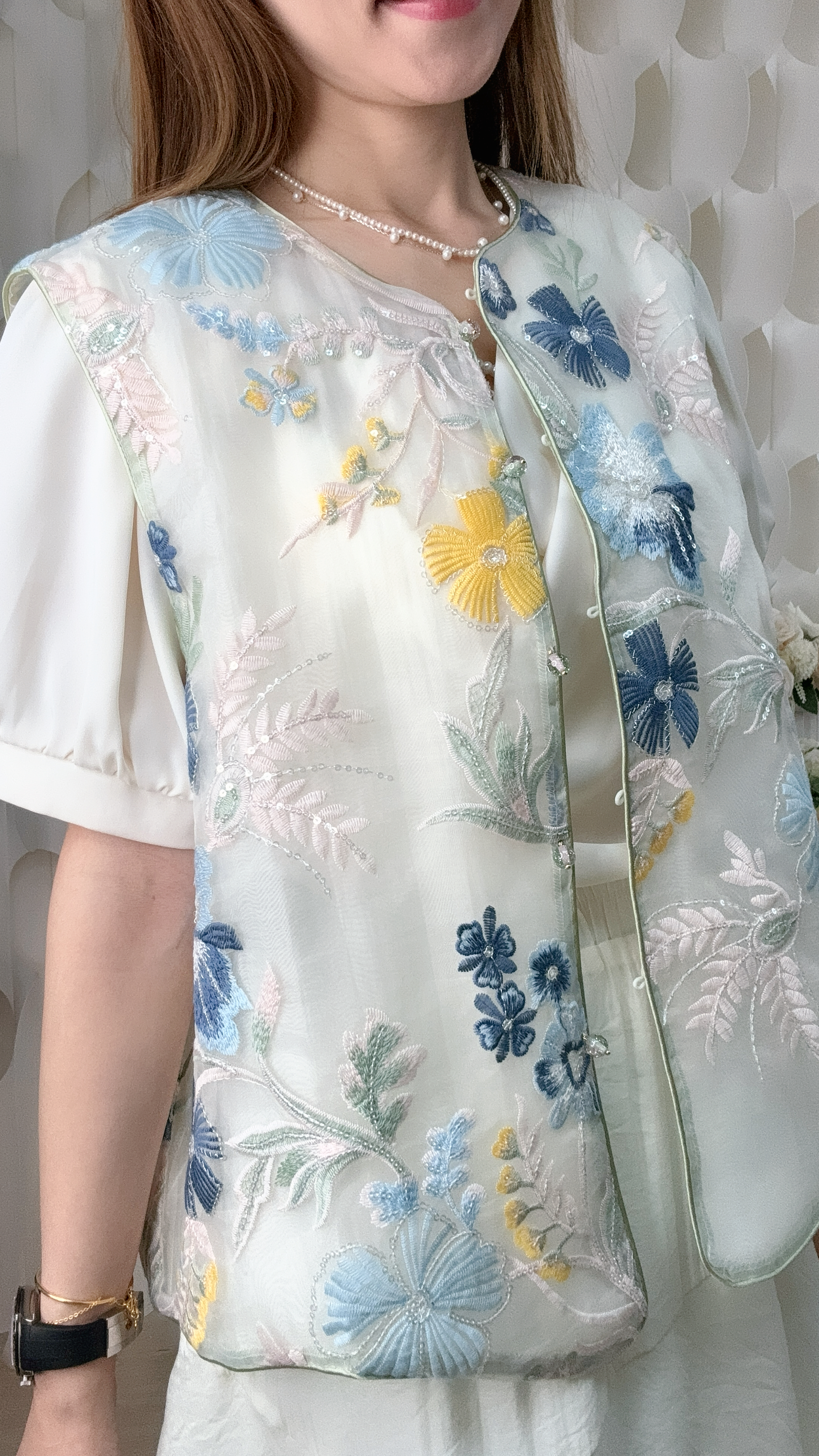 刺繡彩色花兩件套真絲混雪紡背心上衣 (胸內38-48 腰38-48 長22吋 胸外44 腰46 長21吋) 8812 #2505clo