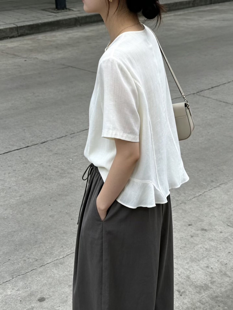 整個人會有種輕盈感的氣質襯衫