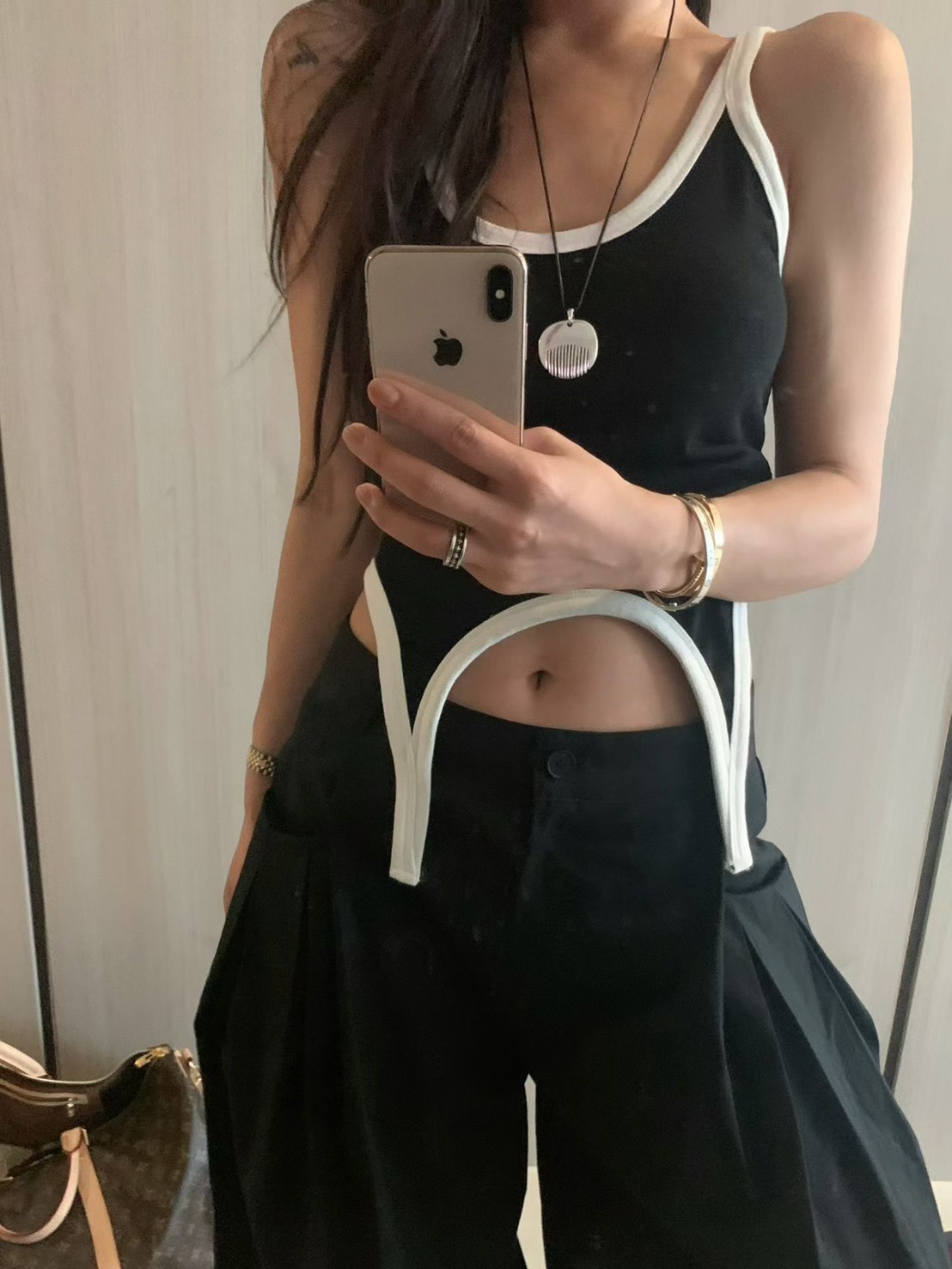 滾邊掛帶背心
