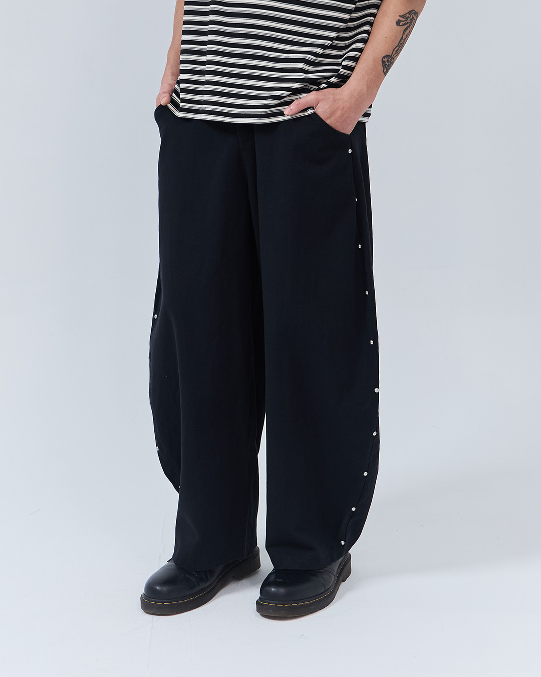 Men's Simple Plain Cocoon-Shaped Trousers with Side Rivet Design, S/M/L/XL【04102069】in stock+pre-order