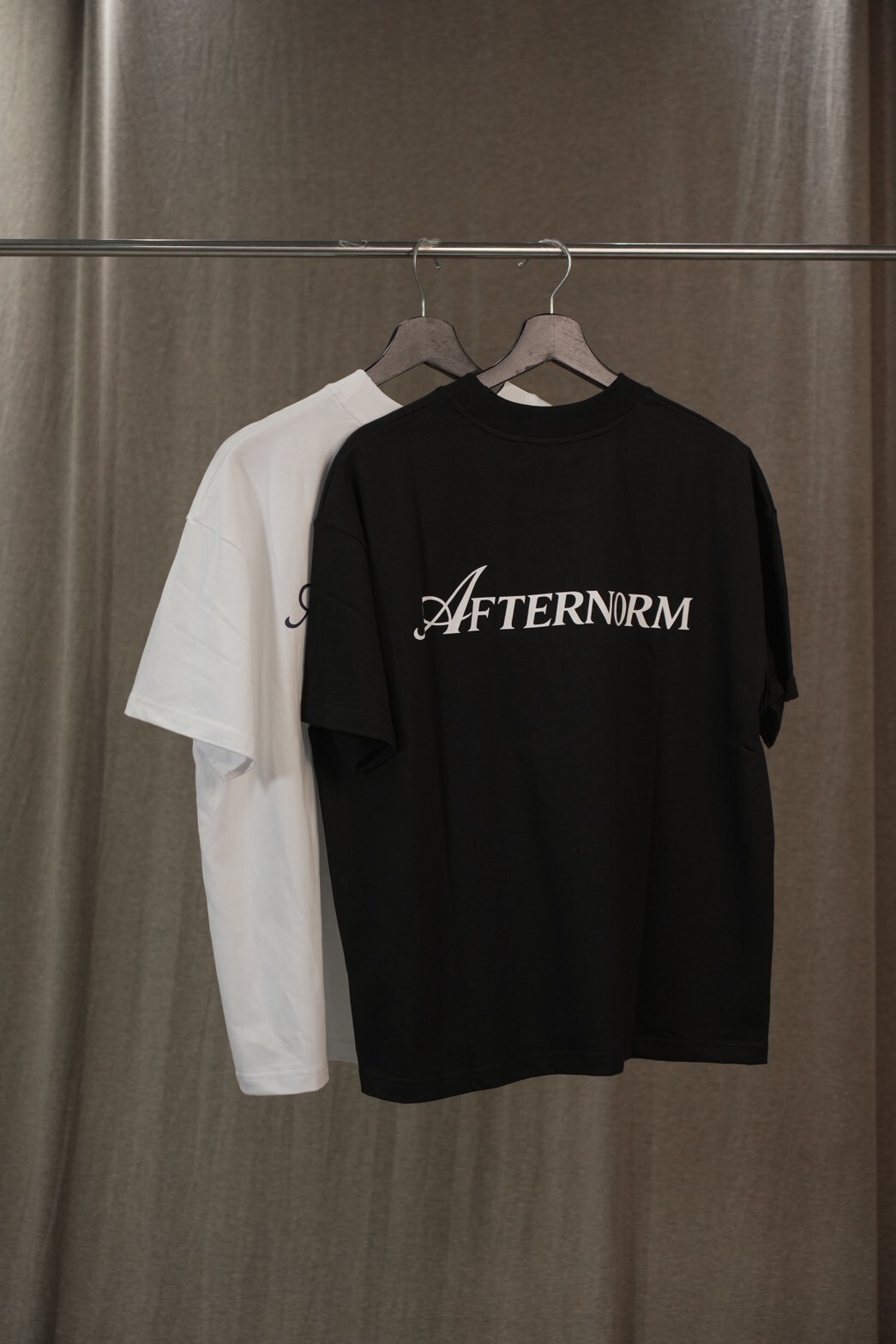 AFTERNORM 簡約 草寫英文 短寬版 #短袖