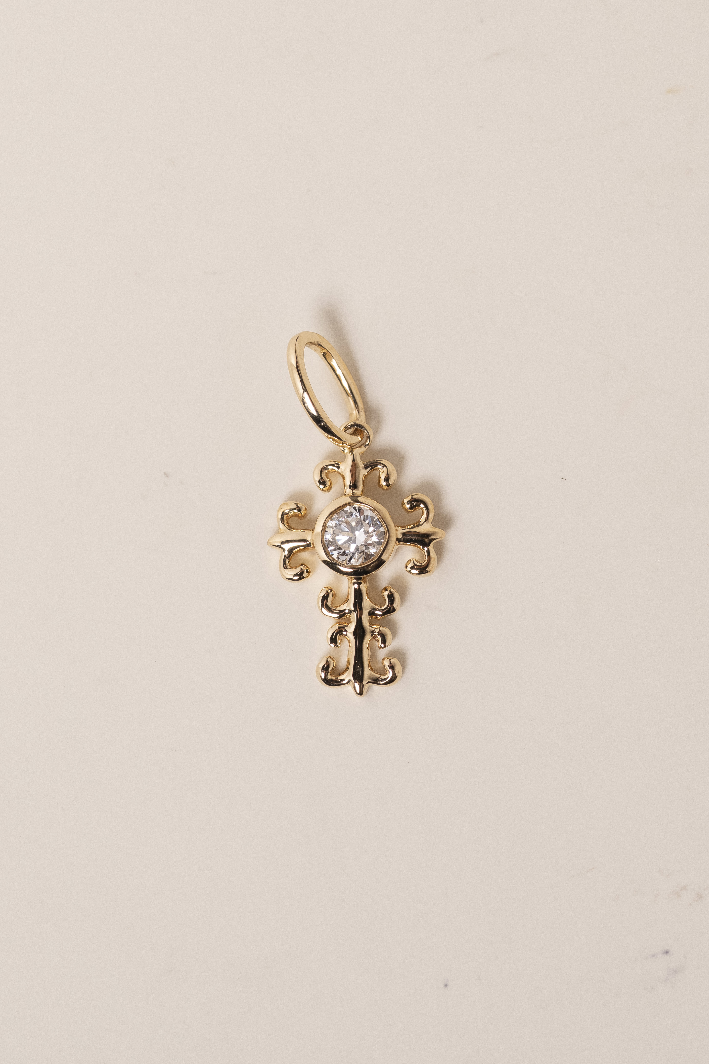 18K Artistic Diamond Charm