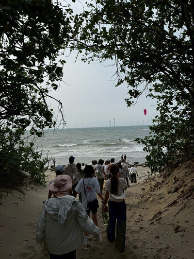 淨淨團隊前往竹南假日之森的沙灘淨灘