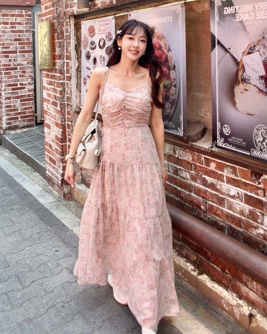 LINA LINA動人花境滿版碎花美背細肩帶洋裝-甜美粉
