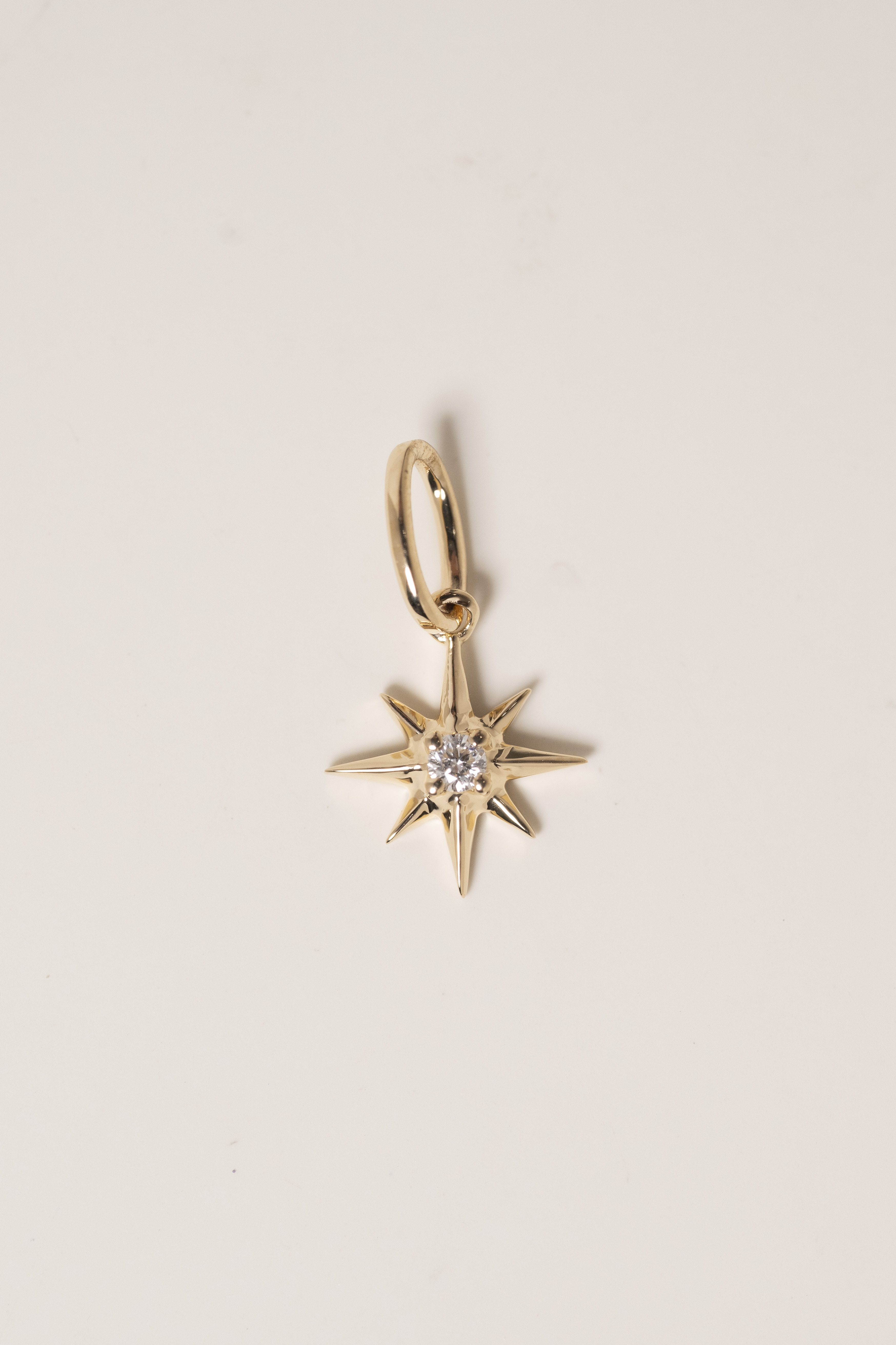 18K FIve-Pointed Star Diamond Charm