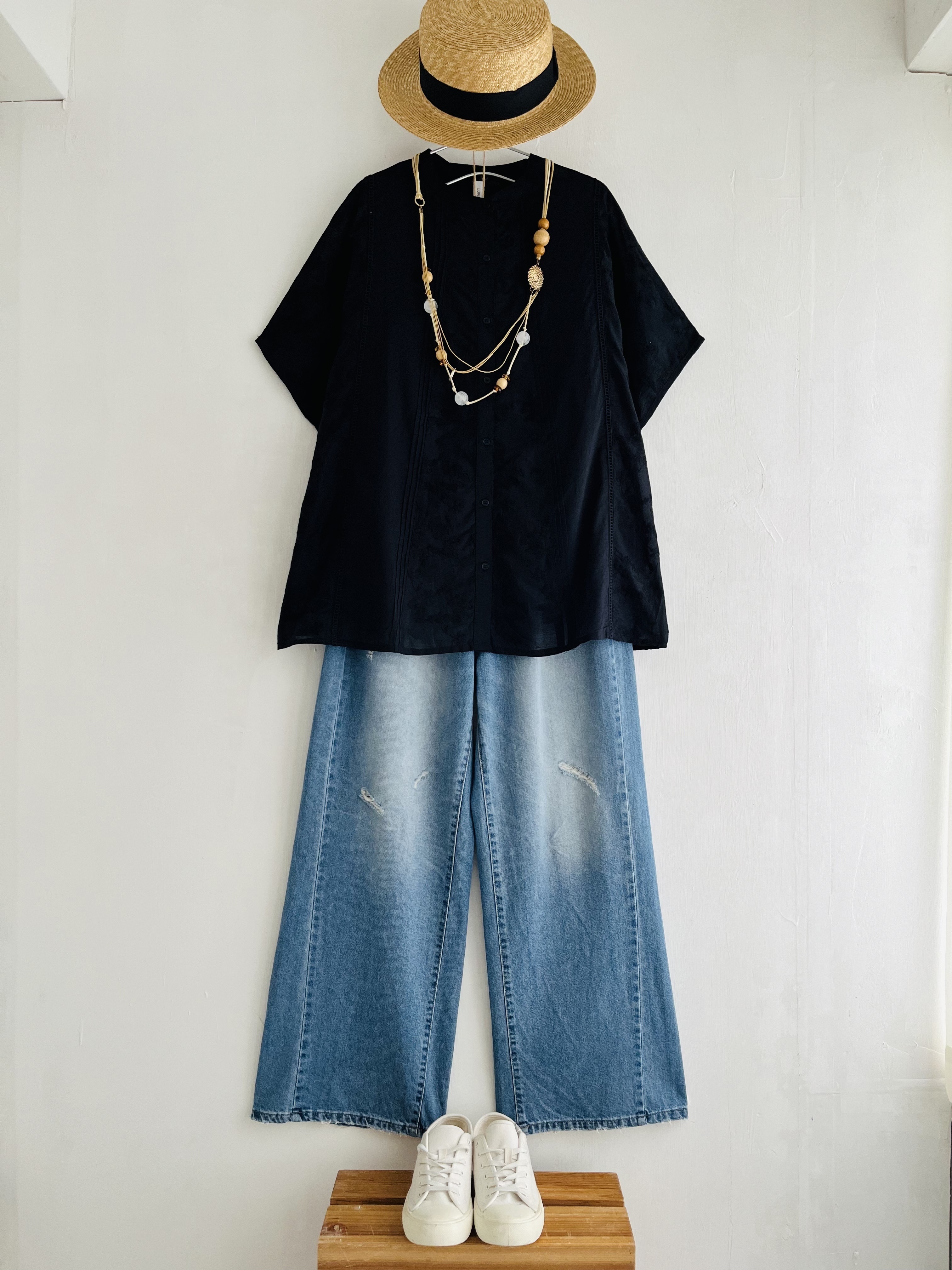 LUPILIEN黑色小企領刺繡top