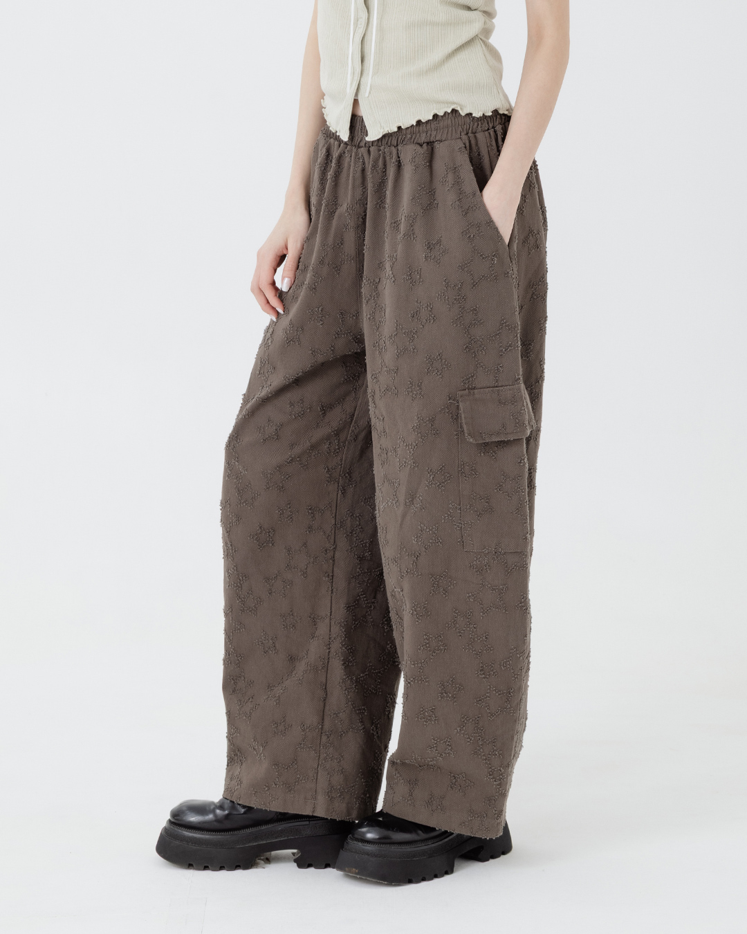 3D star jacquard design wide-leg trousers, available in S/M sizes in three colors.【04110587】in stock+pre-order