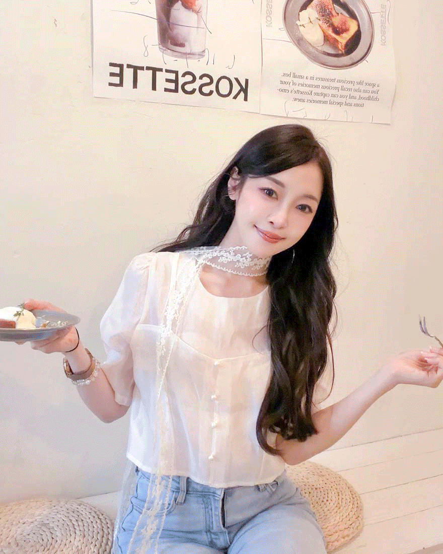 LINA LINA正韓氣質緋語假兩件珍珠釦髮絲紋上衣-溫柔杏