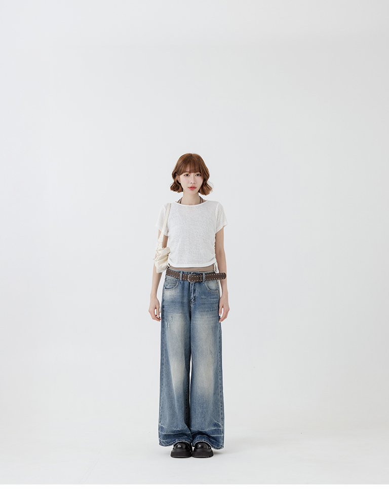 Floral ribbed textured short-sleeved top with side ruching, available in four colors.【01099553】in stock+pre-order
