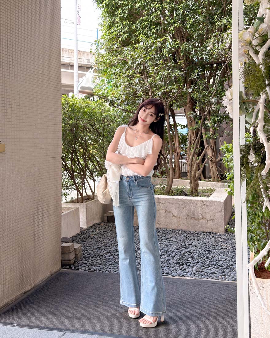 LINA LINA星辰魅影滿版亮粉刷色喇叭牛仔褲-藍S-L