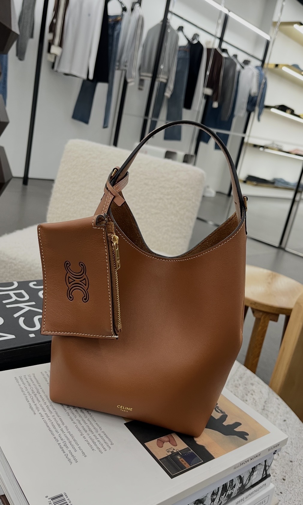 Celine Hobo柔軟光滑牛皮革小號手袋 棕黄色