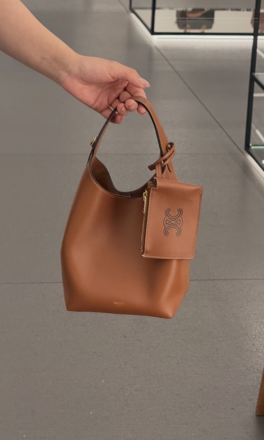 Celine Hobo柔軟光滑牛皮革小號手袋 棕黄色