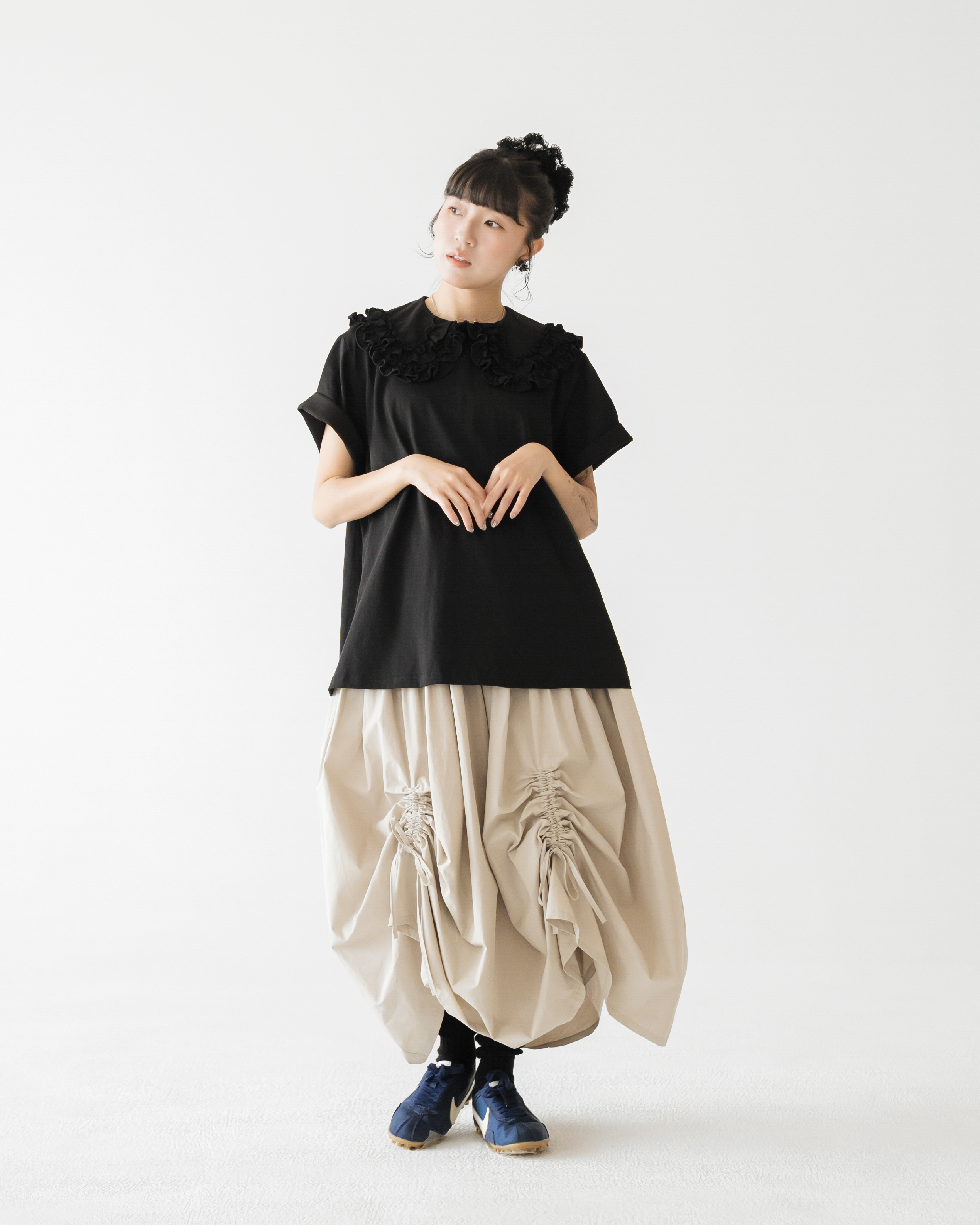 【 Kiki.co made 】Gathered Ruffle Collar Tee - Black 7月中左右到貨 不接急單