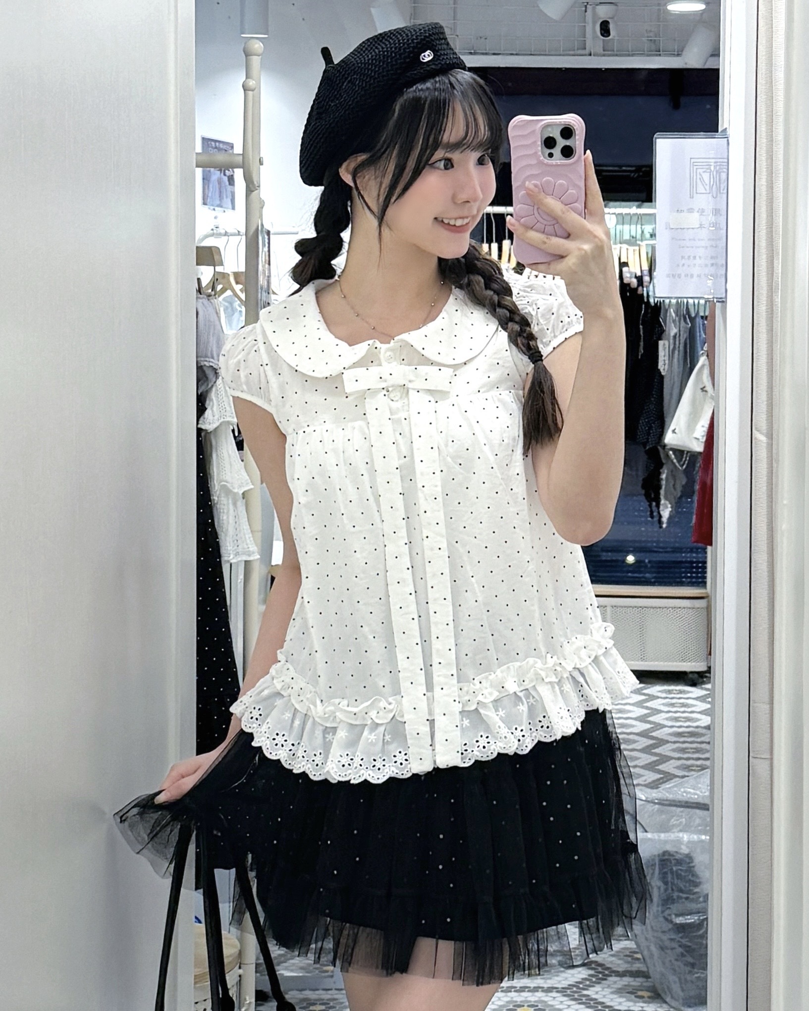T1516｜春日童話🎀🪄₊˚⊹♡ 溫柔娃娃領蝴蝶結暗波點鏤空雕花蕾絲上衣