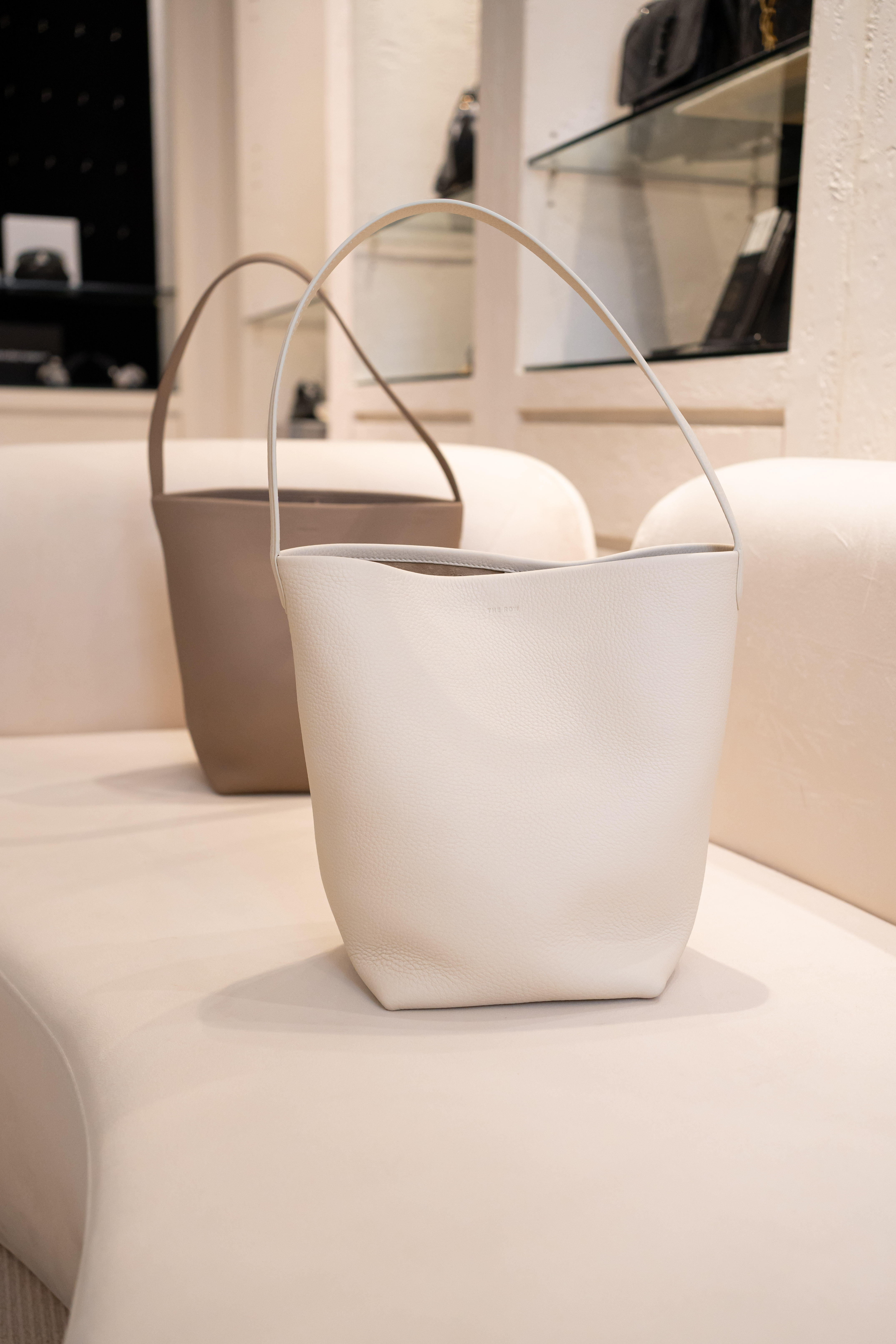 The Row Medium N/S Park Tote Bag 象牙白