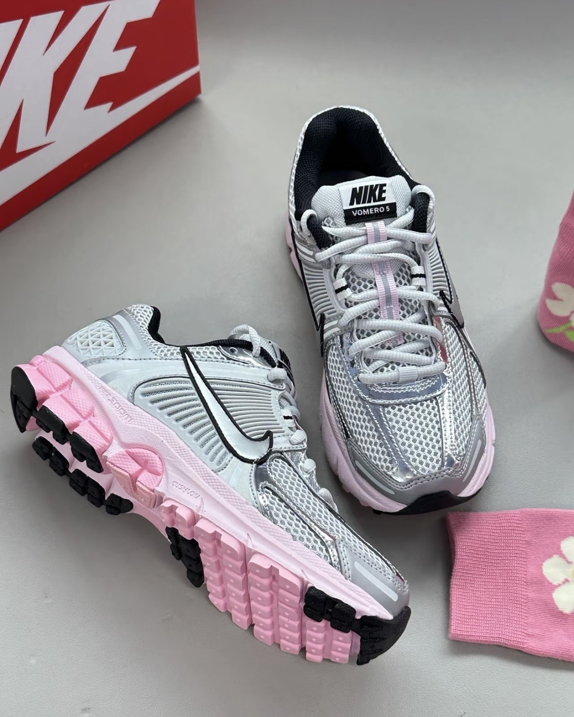 (預訂) Nike Zoom Vomero 5 - Silver Pink