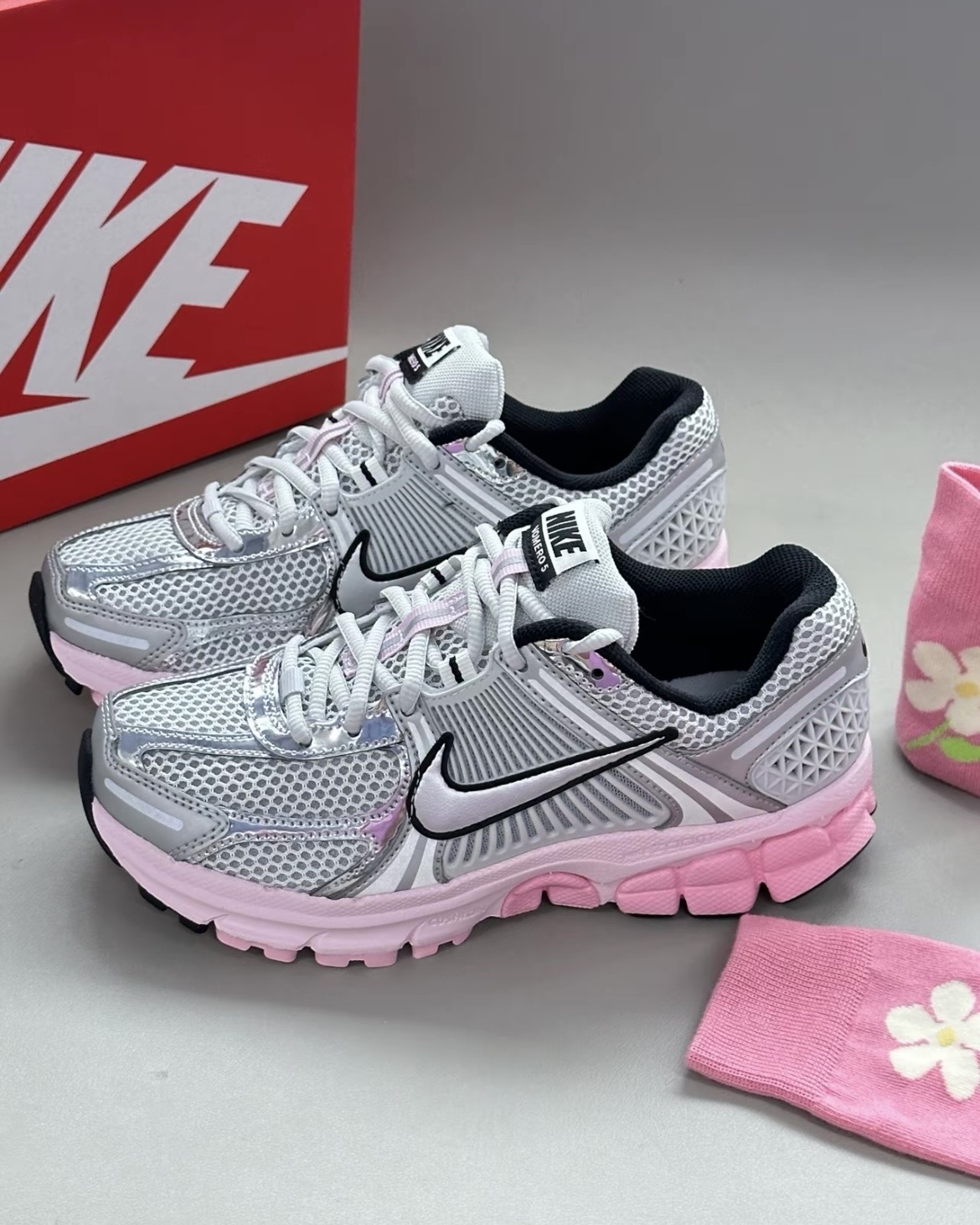 (預訂) Nike Zoom Vomero 5 - Silver Pink