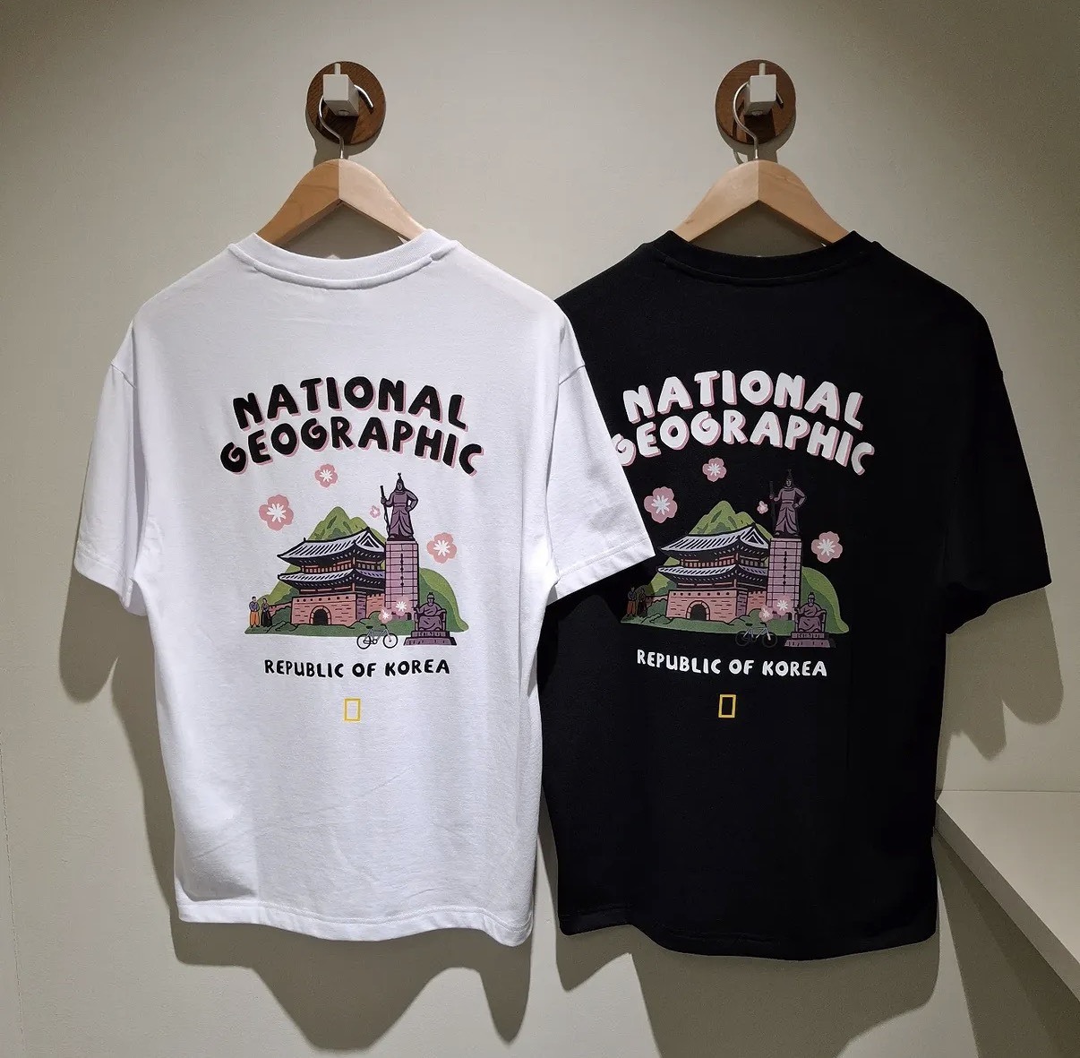 【代購】 National Geographic 國家地理 ROK 首爾城市限定圖案半寬鬆短袖 T 恤 (黑白雙色) 韓國限定