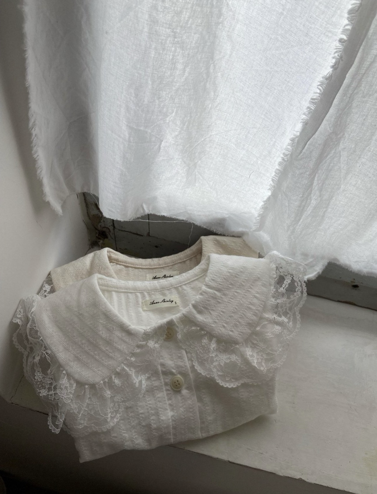 Anne Shirley Olivi Blouse