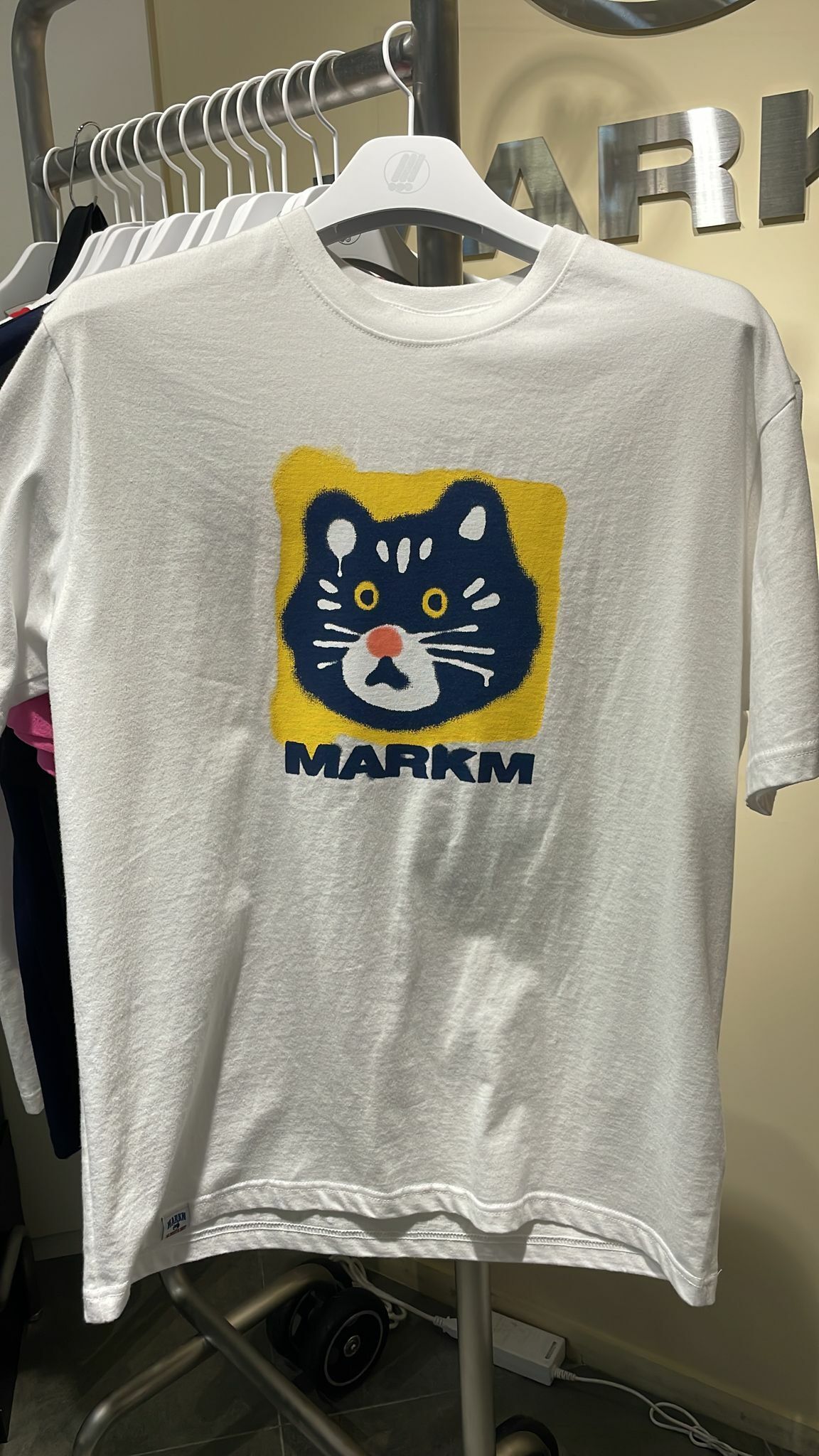 HOT-CCG0528-077 MARKM MGIBA8905-WH 白底藍色貓黃底 M (A77)