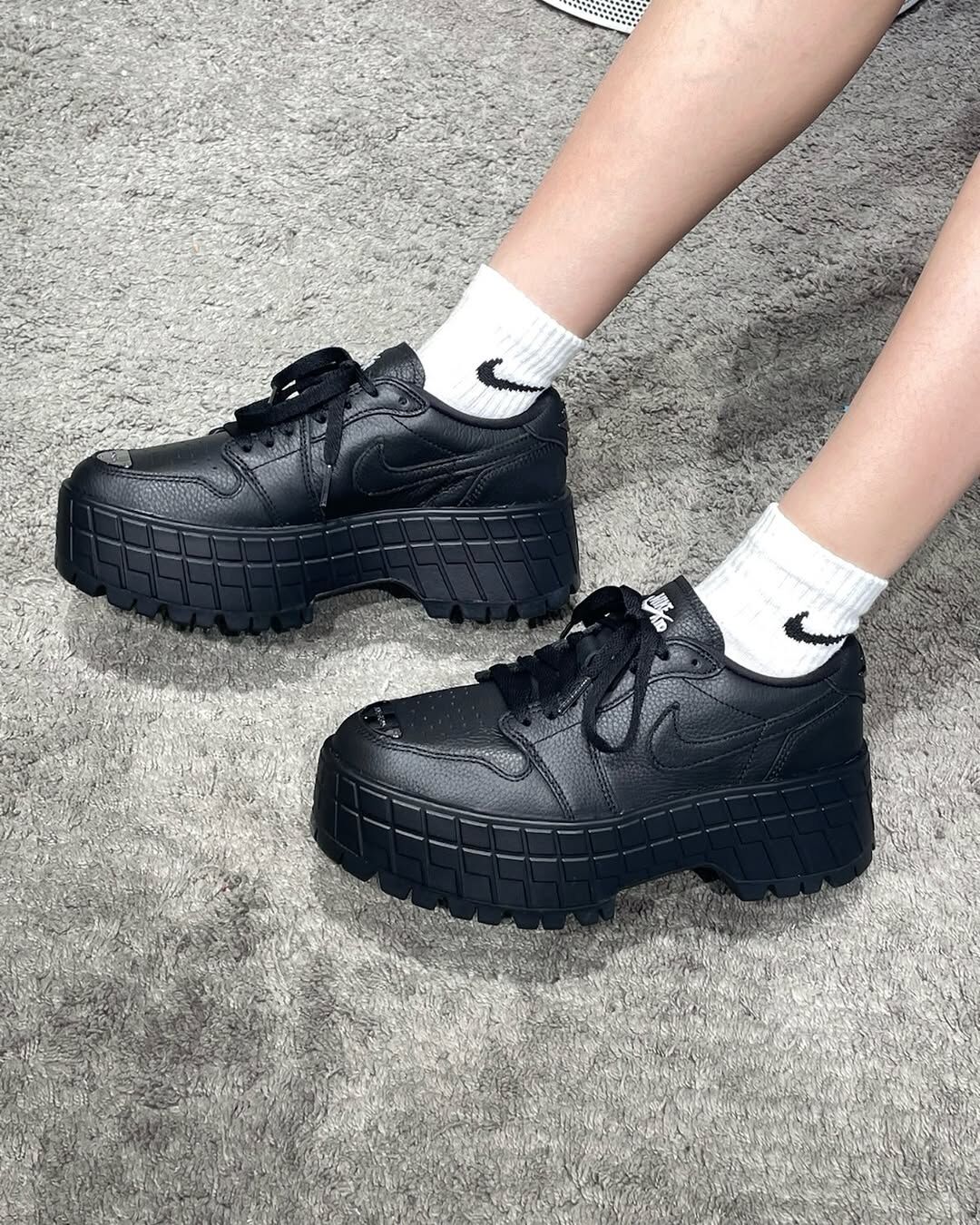 (預訂) Nike Air Jordan 1 Brooklyn Low - Triple Black