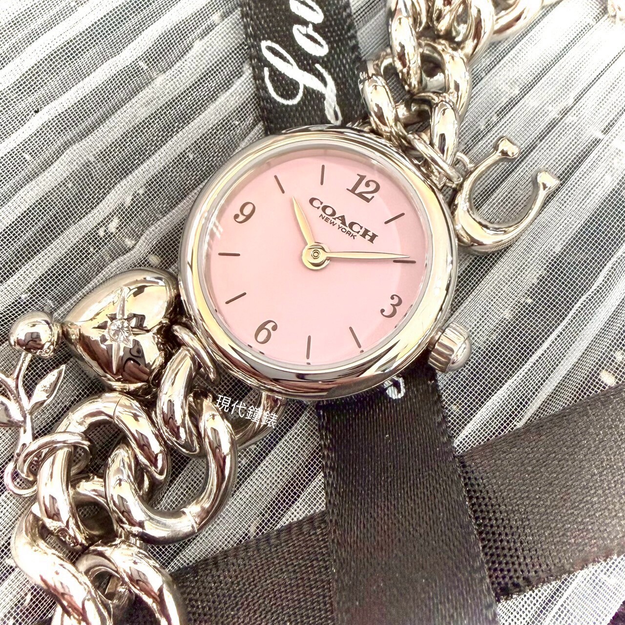 【COACH】精美吊飾手鍊式腕錶 CO14504649 22mm 現代鐘錶