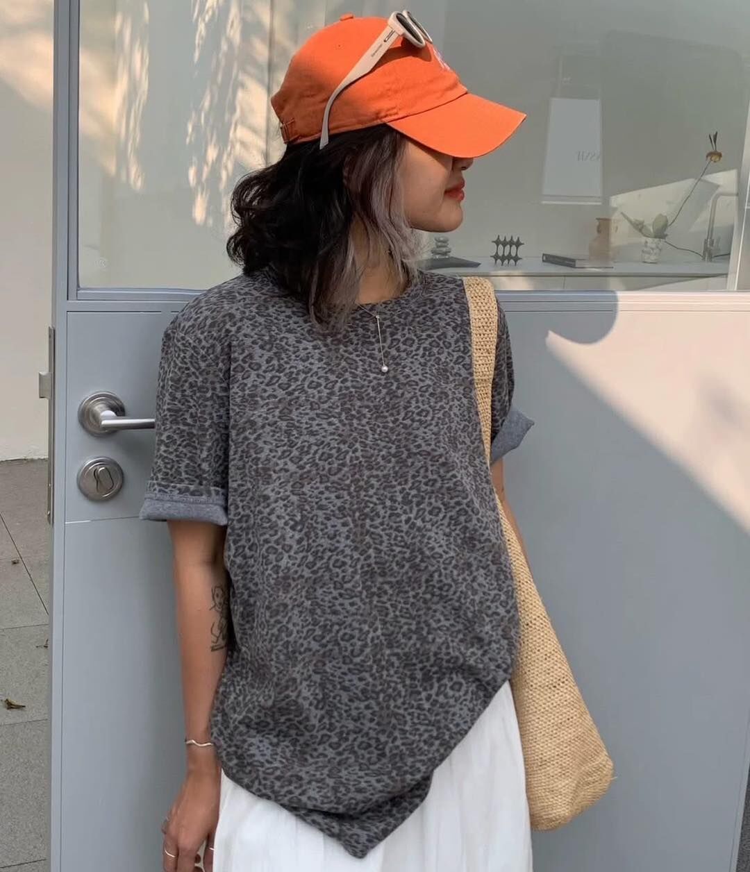【美式街頭風豹紋後標棉tee】（現貨）