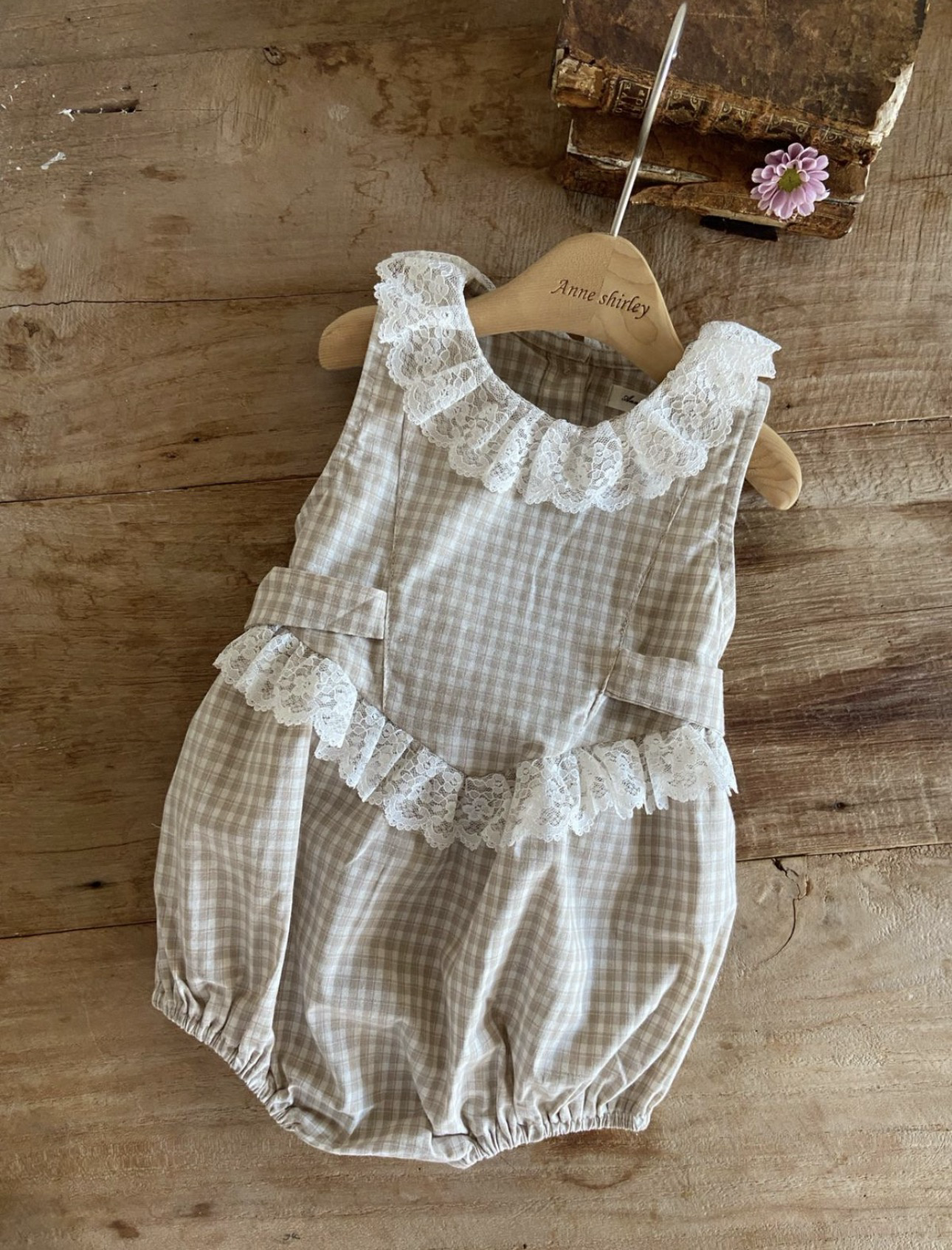 Anne Shirley Minne Ribbon Rompers