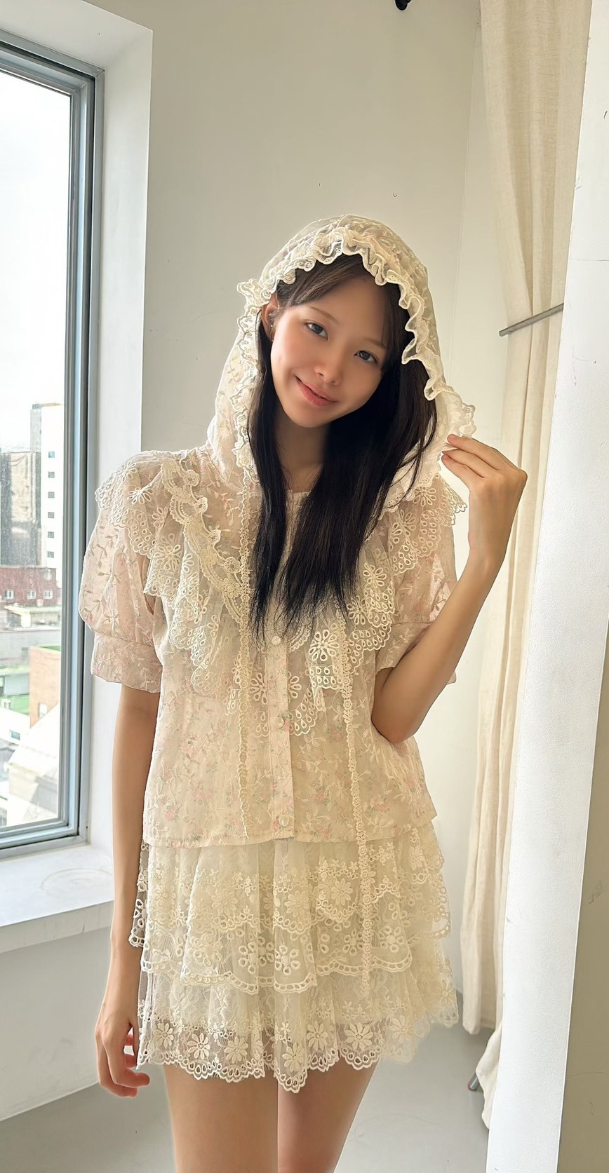 連帽小花蕾絲襯衫