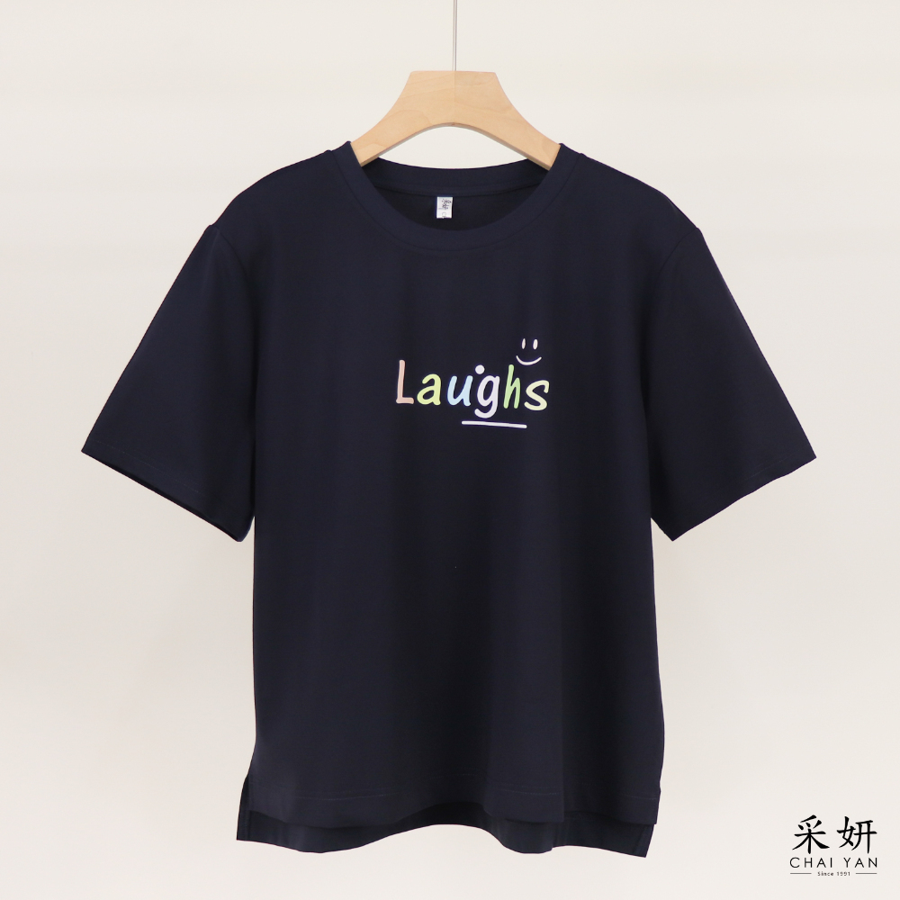 彩色字母印花短袖上衣