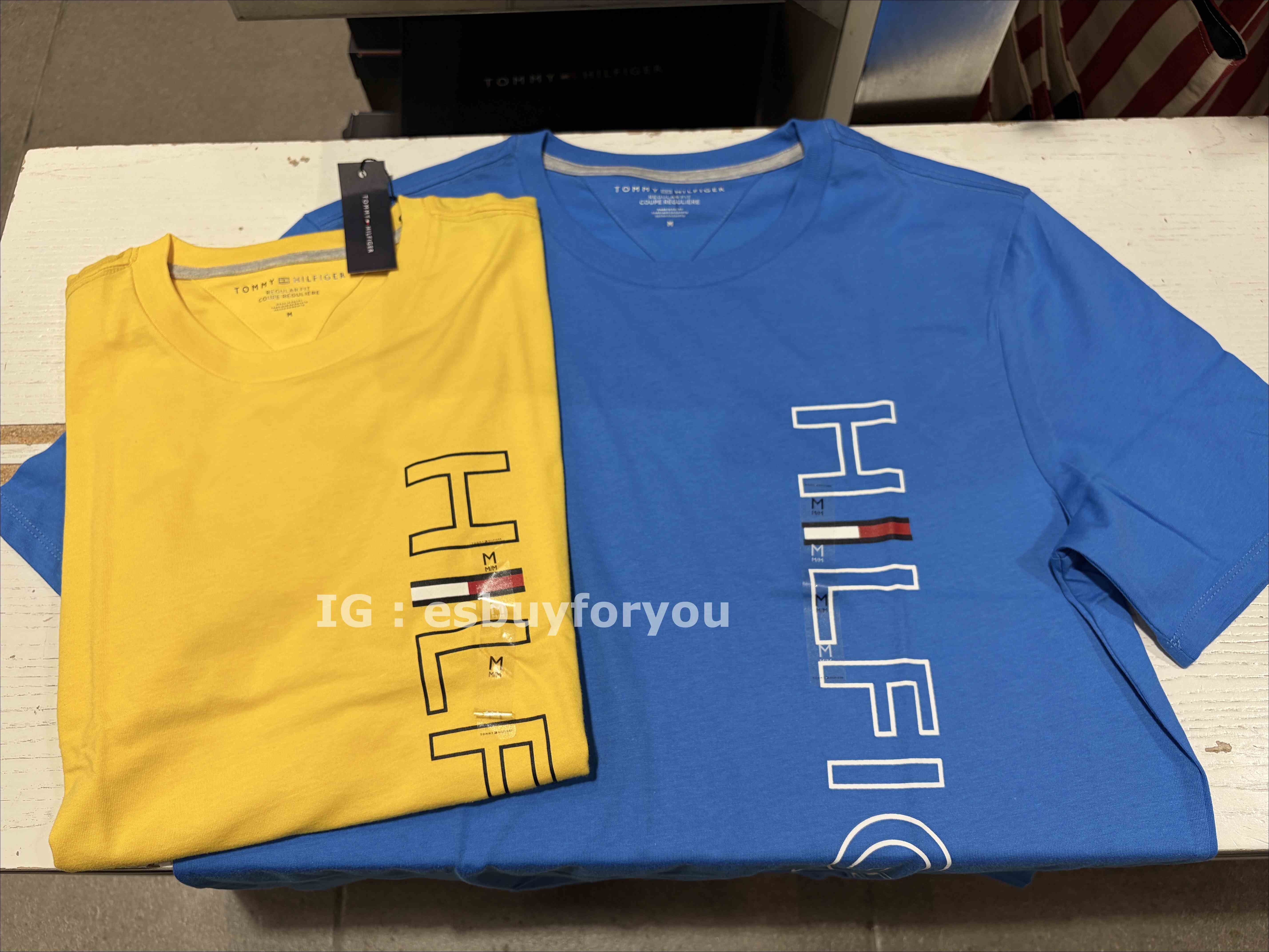 TOMMY 男大人 直條紋字樣 短TEE (2色)