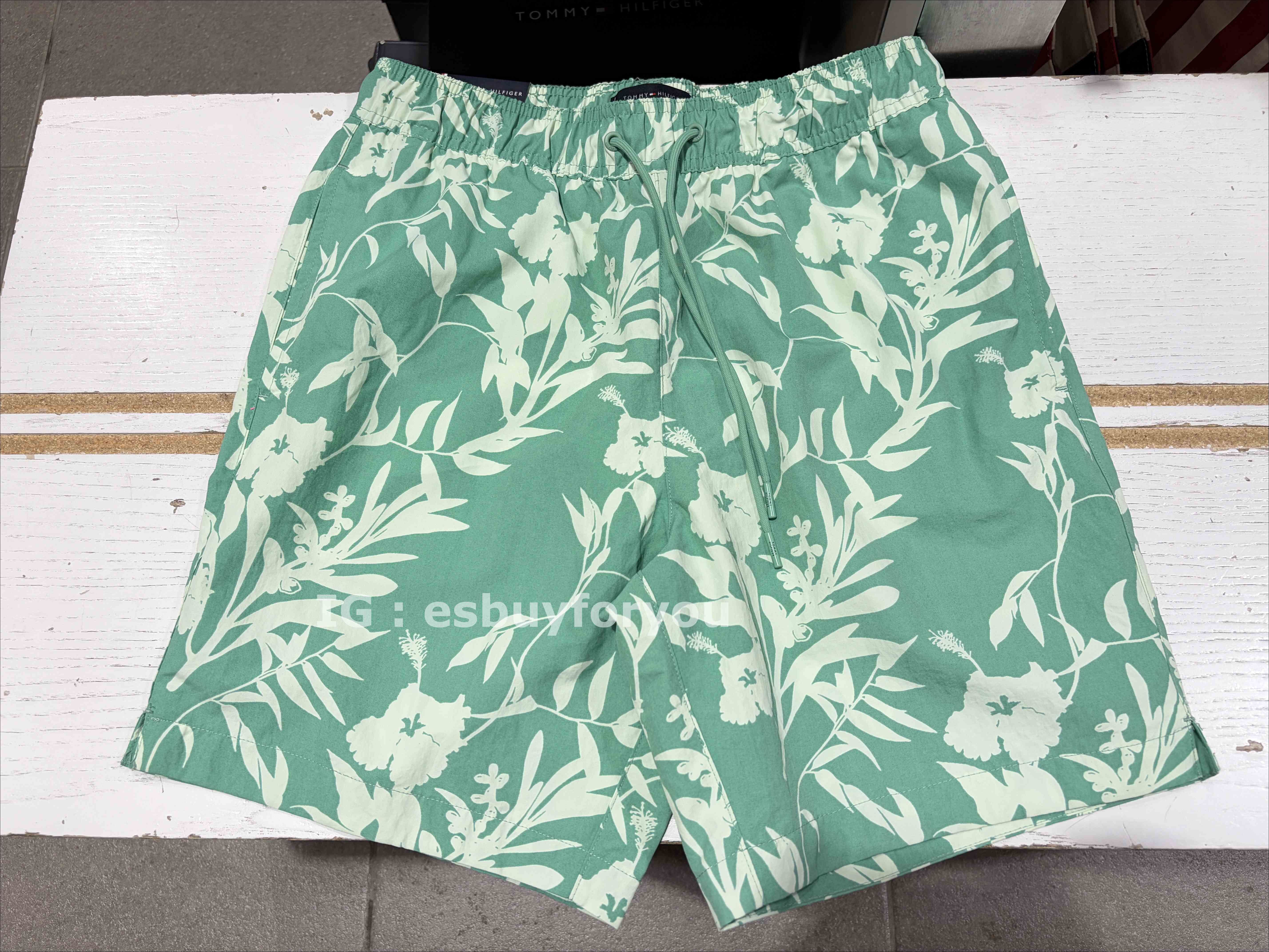 TOMMY 男大人 膝上 滿版花紋 海灘褲  (長度7)