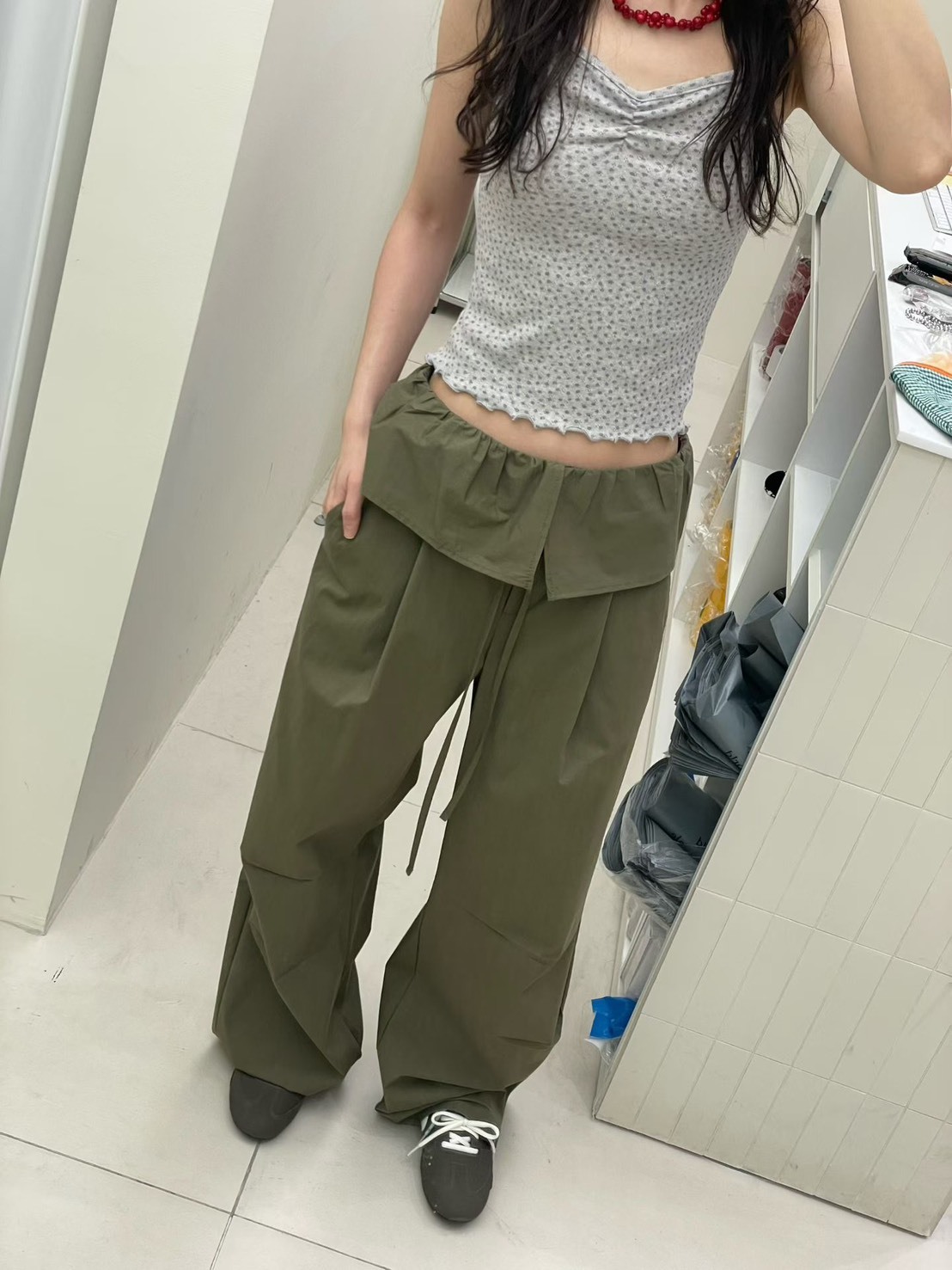 大片反摺休閒長褲