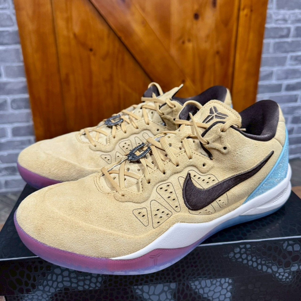 極新 US11〈門市現貨〉男鞋 NIKE KOBE 8 EXT 'SIEMPRE HERMANOS' 巴洛克棕 卡其色 彩色底 實戰鞋 籃球鞋【IM1820-100】KOBE8