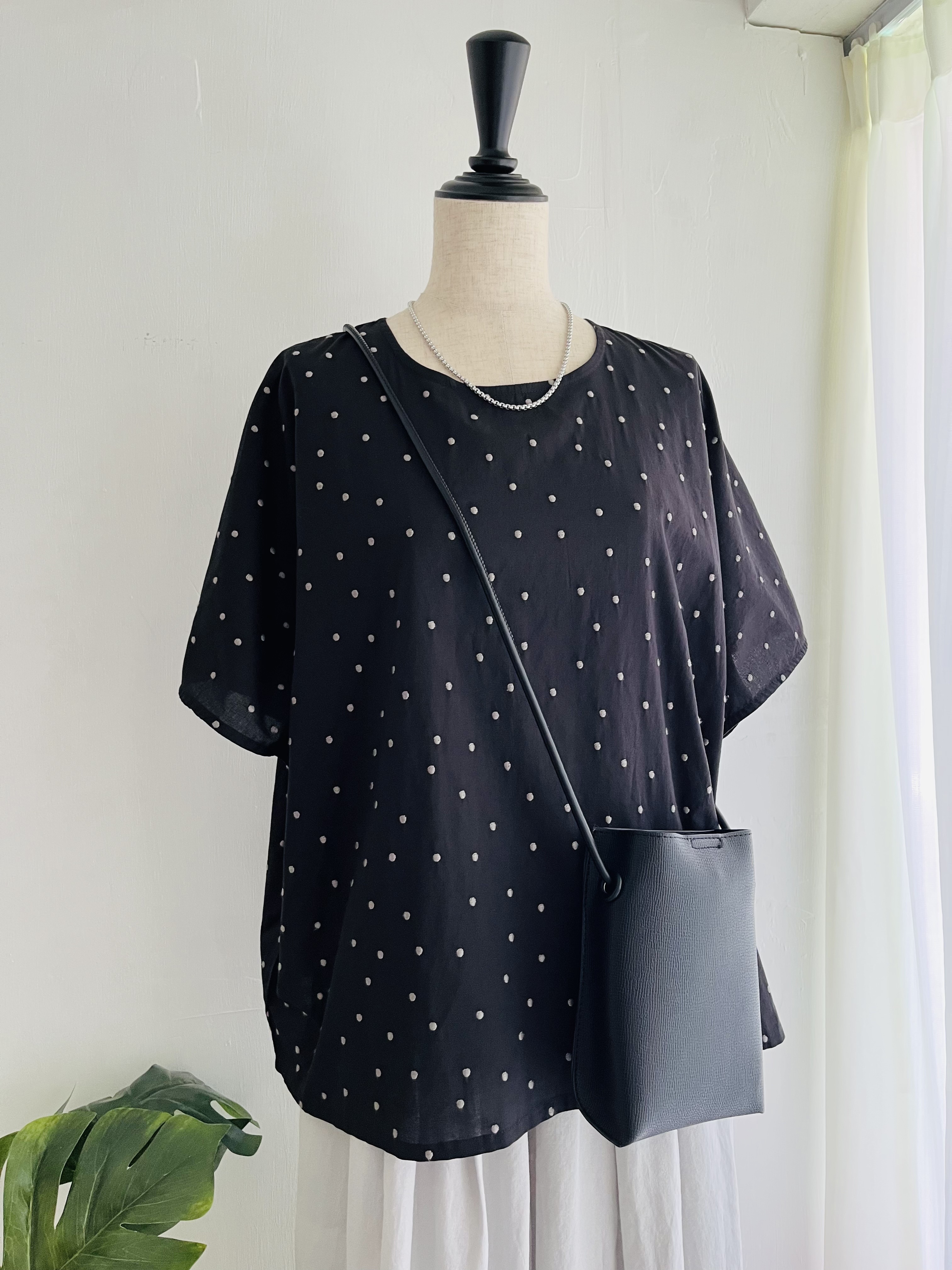 Lecieldedemain黑色刺繡立體波點top